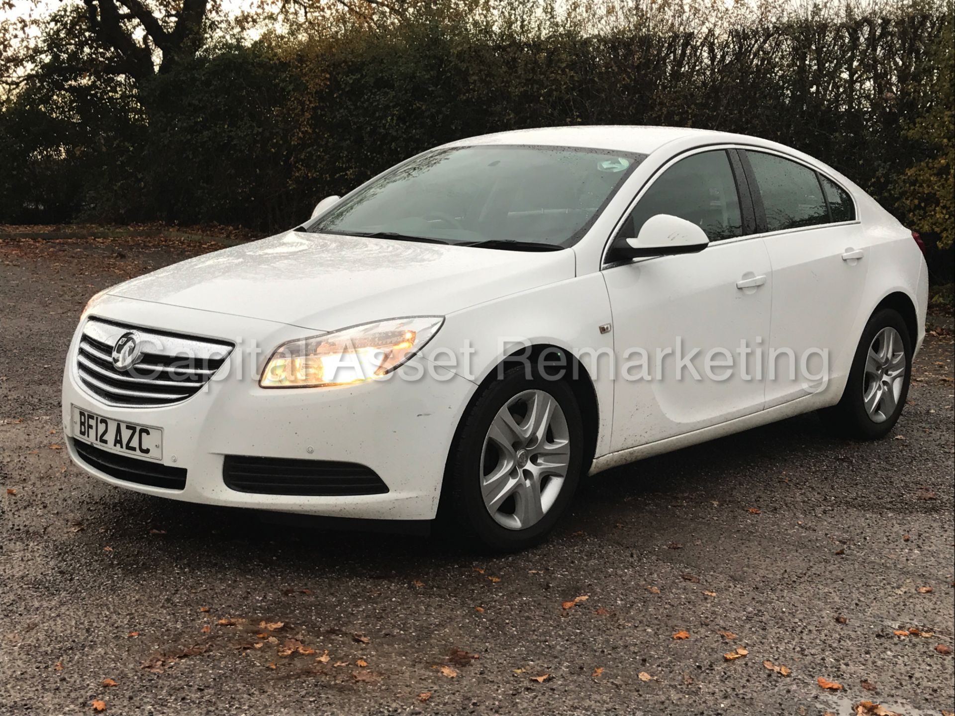 VAUXHALL INSIGNIA 'EXCLUSIVE' (2012) '2.0 CDTI - 6 SPEED - STOP/START - AIR CON' *1 FORMER KEEPER* - Image 2 of 26