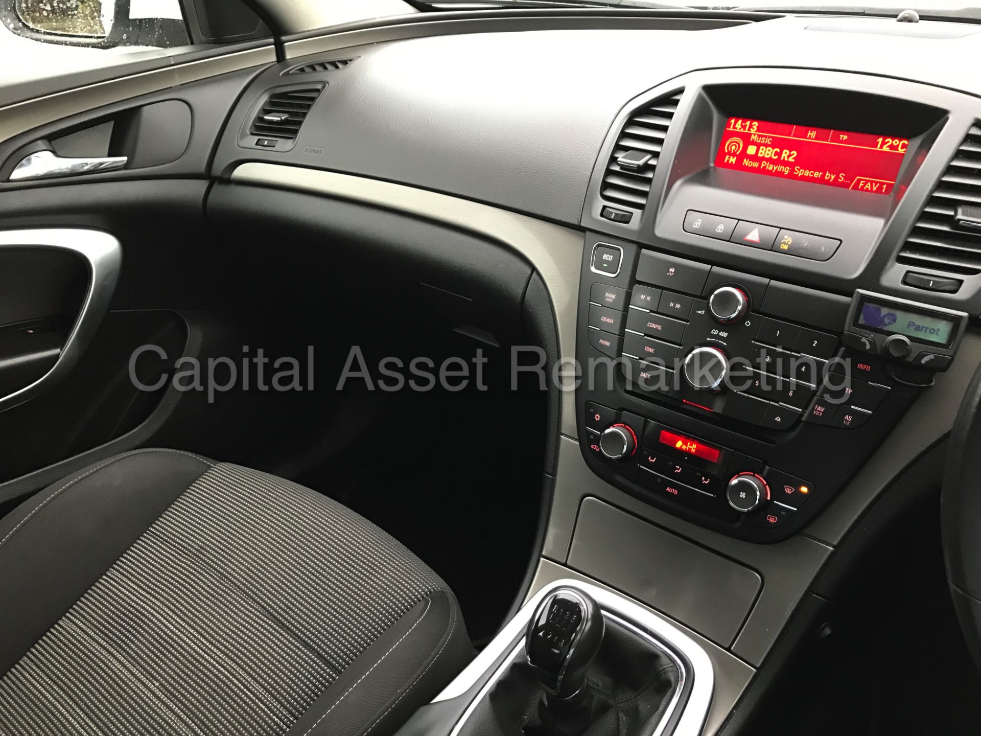 VAUXHALL INSIGNIA 'EXCLUSIVE' (2012) '2.0 CDTI - 6 SPEED - STOP/START - AIR CON' *1 FORMER KEEPER* - Image 22 of 26