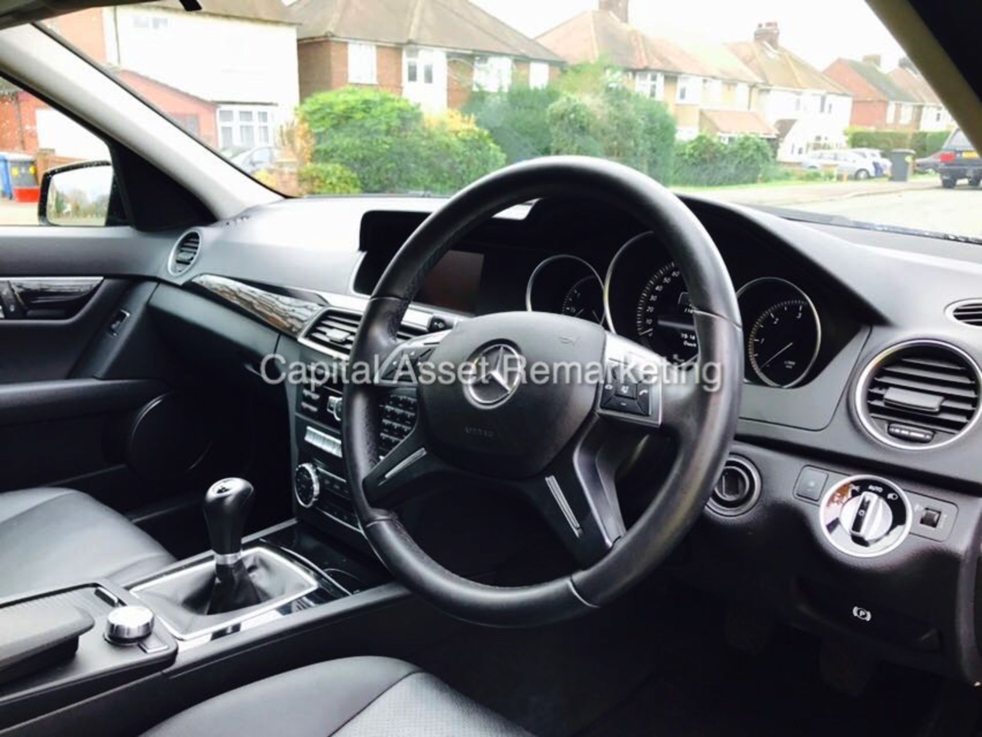 MERCEDES C220CDI "SE EXECUTIVE" ESTATE - 1 OWNER - FSH - LEATHER -SAT NAV - MASSIVE SPEC- 2013 MODEL - Image 9 of 21