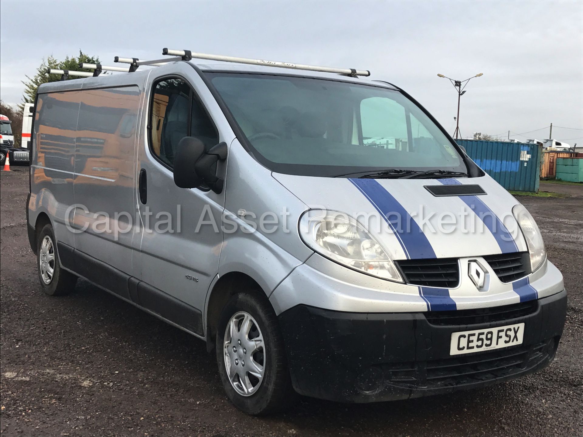 RENAULT TRAFIC LL29 DCI 115 (2010 MODEL) '2.0 DCI - 115 PS - 6 SPEED - LWB' **AIR CON** - Image 4 of 20