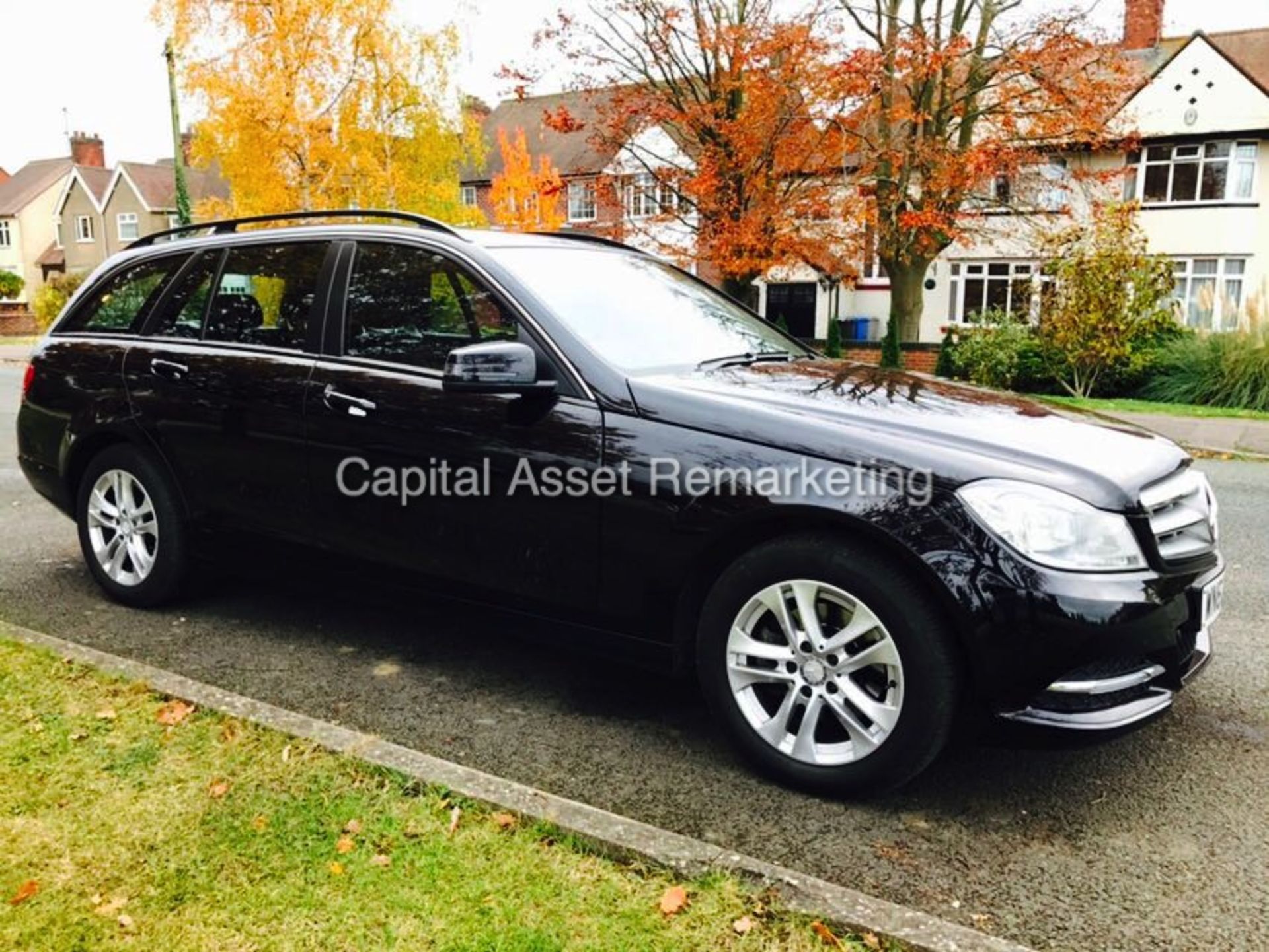 MERCEDES C220CDI "SE EXECUTIVE" ESTATE - 1 OWNER - FSH - LEATHER -SAT NAV - MASSIVE SPEC- 2013 MODEL