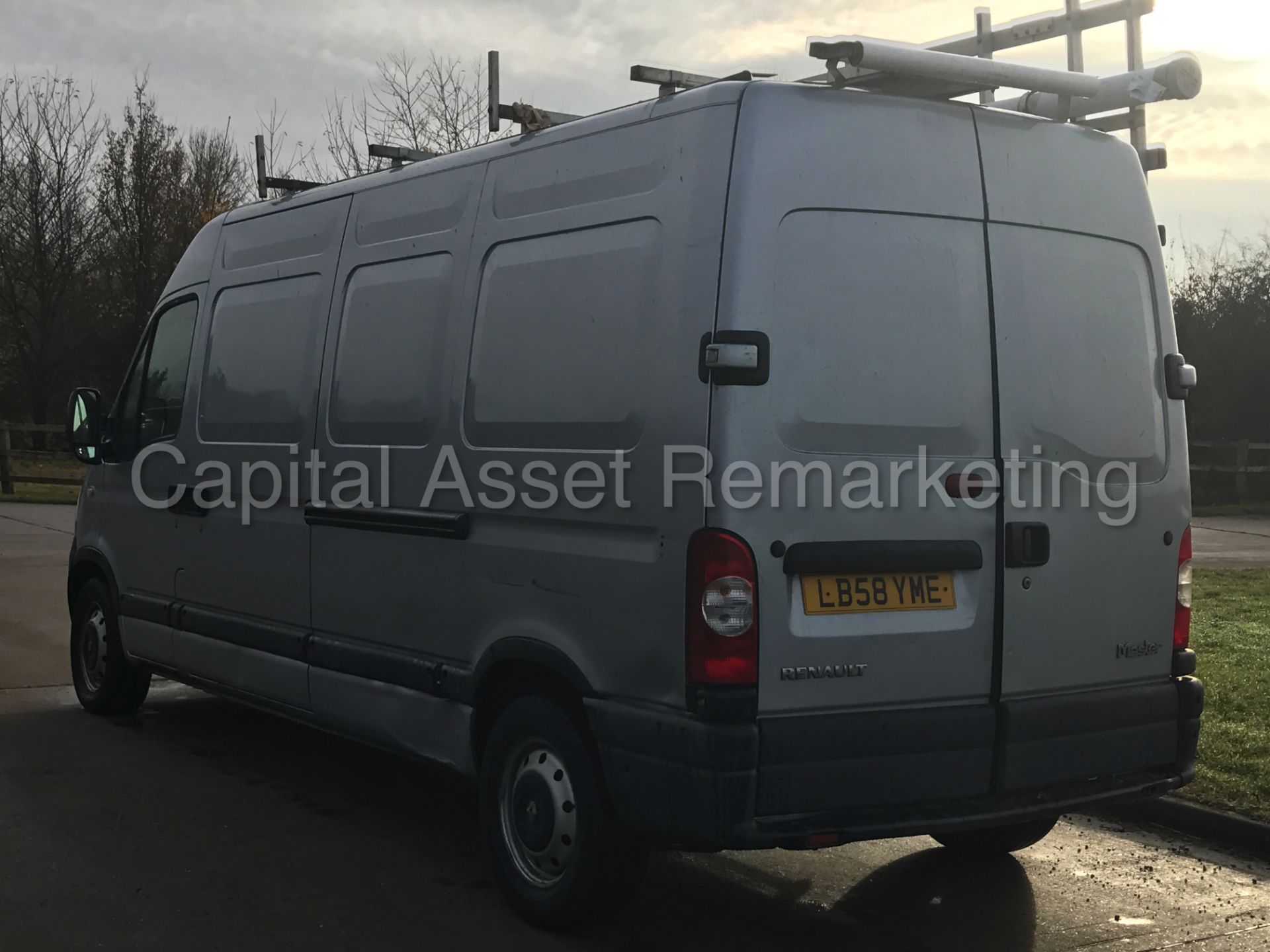 RENAULT MASTER 'LWB HI-ROOF' (2009 MODEL) '2.5 DCI - 120 PS - 6 SPEED - AIR CON' **FULL MOT** - Image 6 of 20