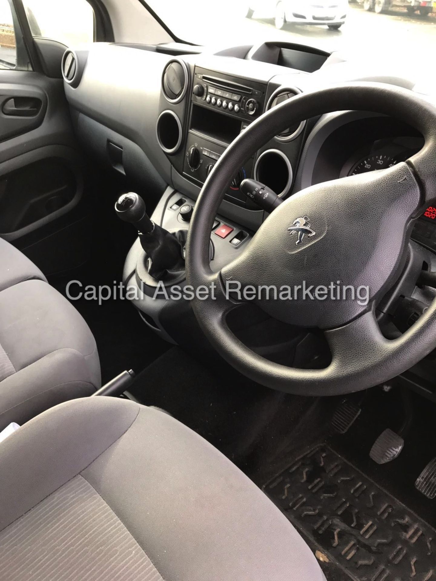 PEUGEOT PARTNER 1.6 EHDI "PROFESSIONAL" 2014 MODEL - 1 OWNER - AIR CON - MASSIVE SPEC - LOW MILES!! - Image 8 of 12