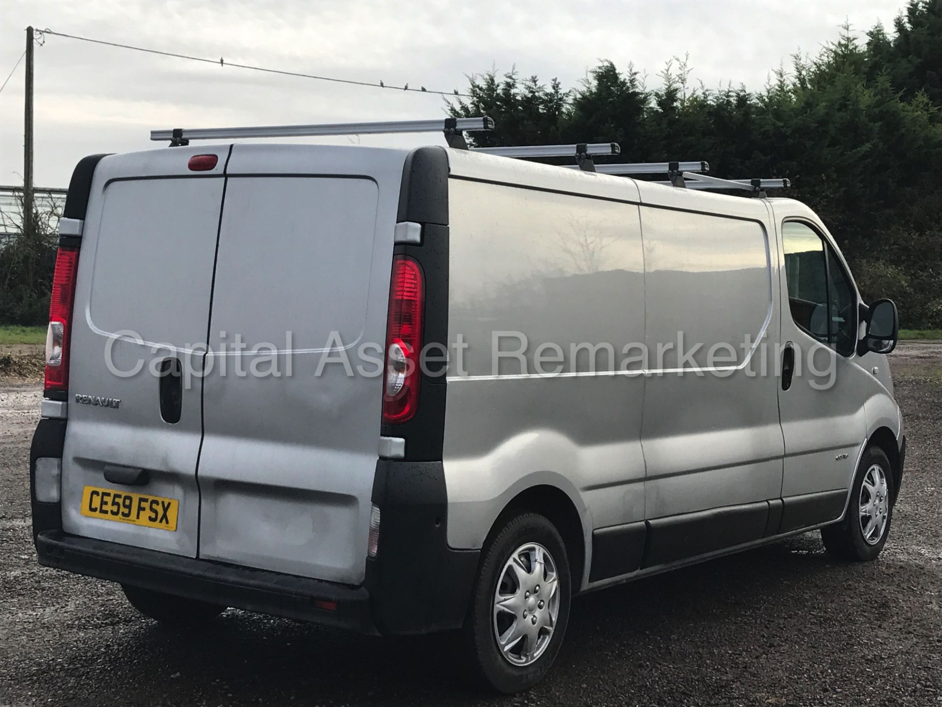 RENAULT TRAFIC LL29 DCI 115 (2010 MODEL) '2.0 DCI - 115 PS - 6 SPEED - LWB' **AIR CON** - Image 8 of 20