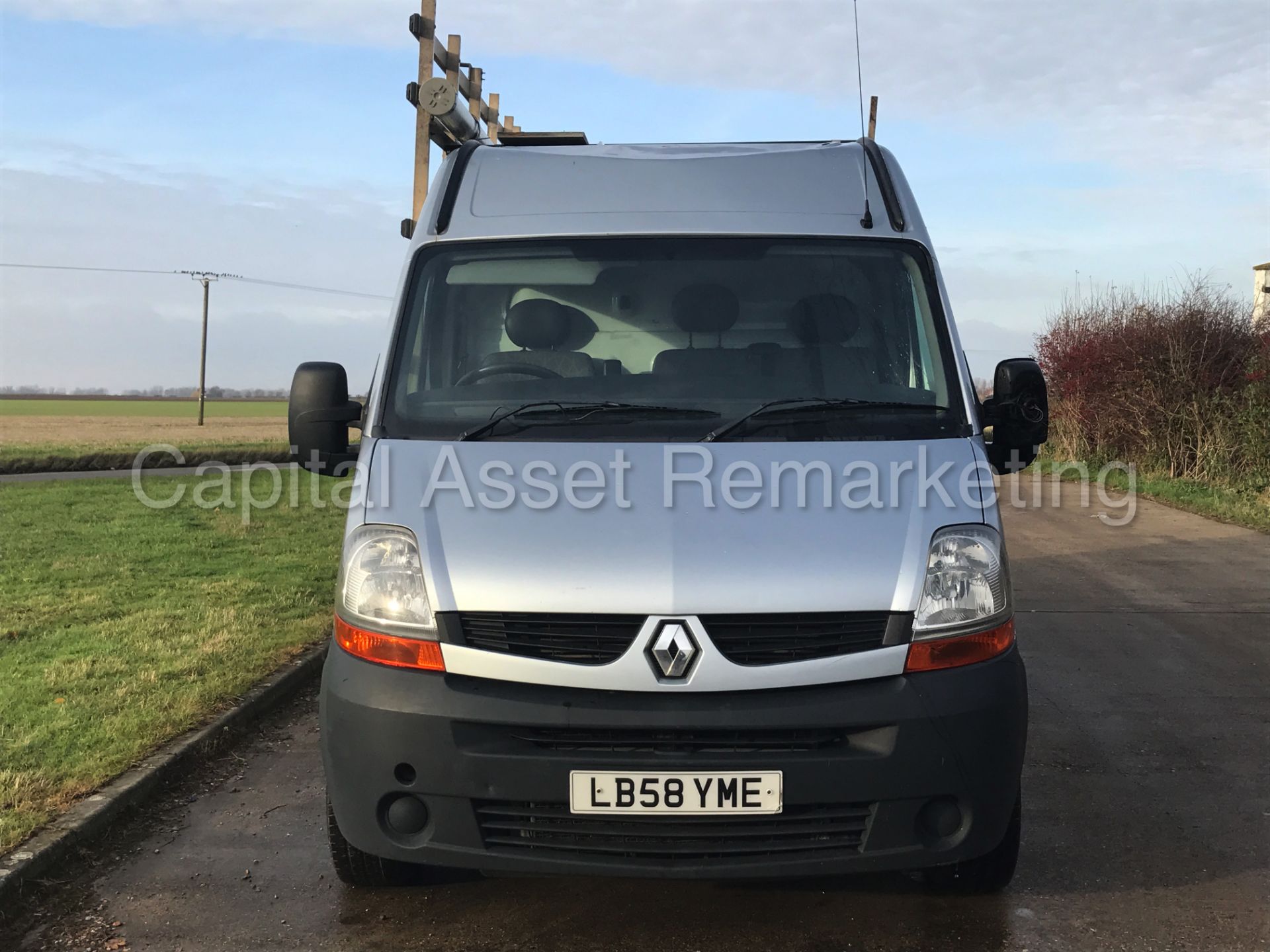 RENAULT MASTER 'LWB HI-ROOF' (2009 MODEL) '2.5 DCI - 120 PS - 6 SPEED - AIR CON' **FULL MOT** - Image 3 of 20