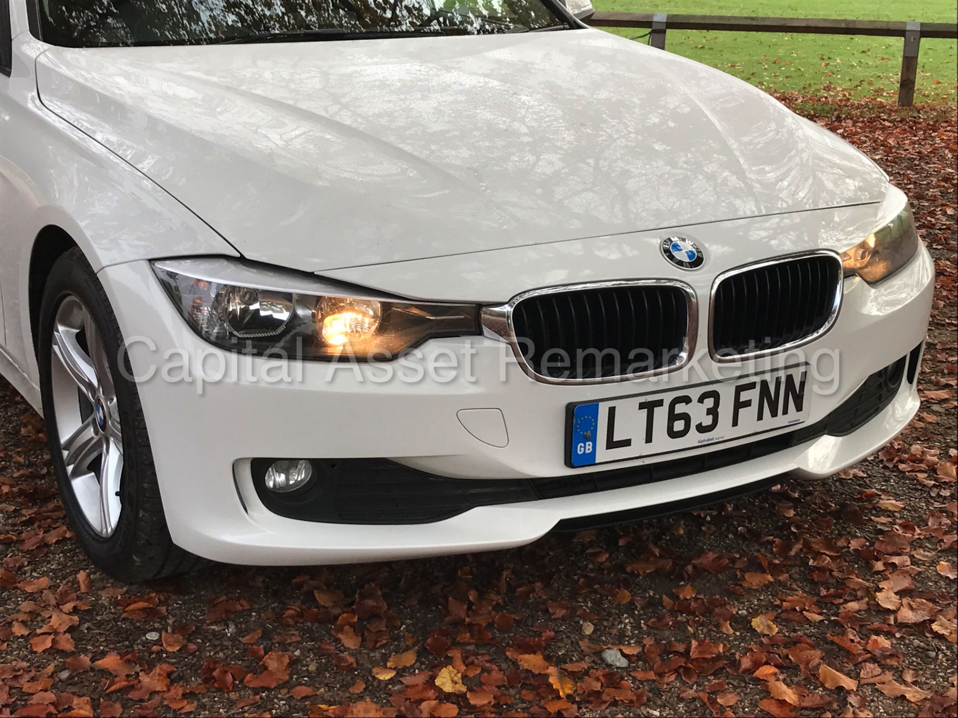 BMW 320d 'ESTATE / TOURING' (2014 MODEL) 8 SPEED AUTO - SAT NAV **FULLY LOADED** (1 OWNER FROM NEW) - Image 9 of 25