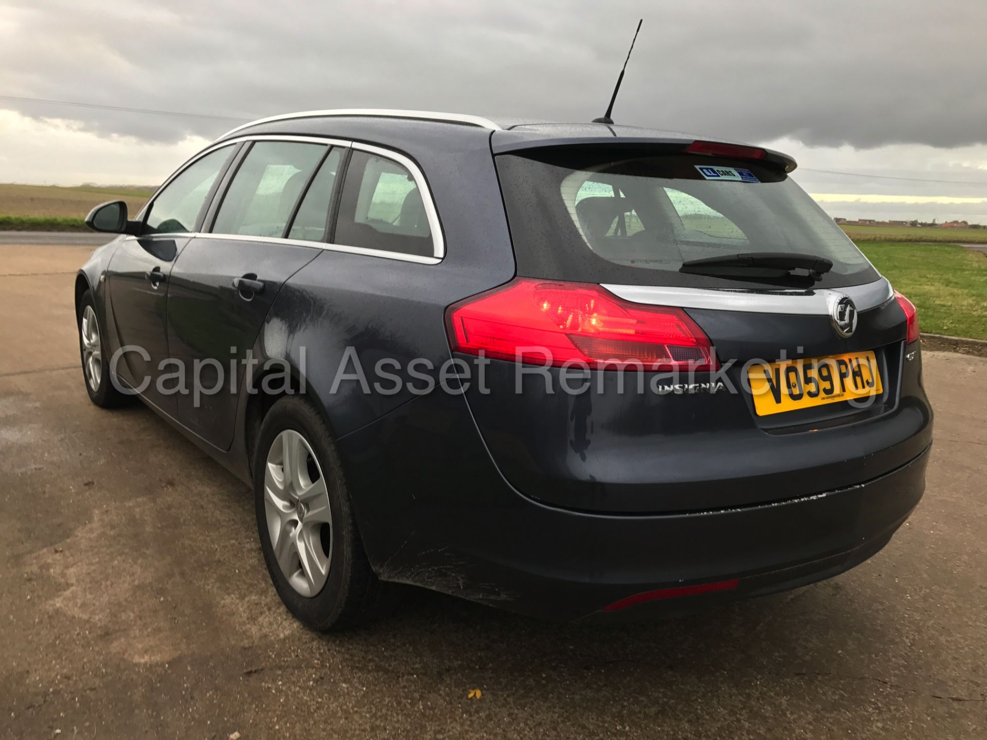 VAUXHALL INSIGNIA 'EXCLUSIVE' 5 DOOR - ESTATE (2010 MODEL) '2.0 CDTI - 160 PS - 6 SPEED' (NO VAT) - Image 5 of 26