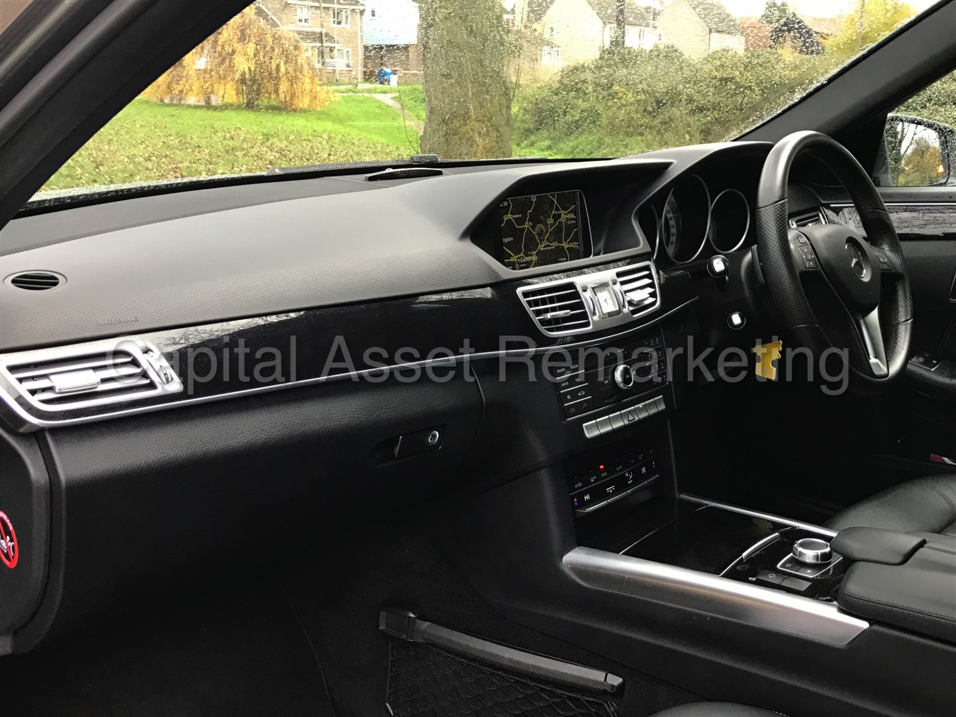 ON SALE MERCEDES-BENZ E220 CDI (2016 MODEL) 'SALOON - 7-G AUTO TIP-TRONIC - SAT NAV - LEATHER' * - Image 18 of 26