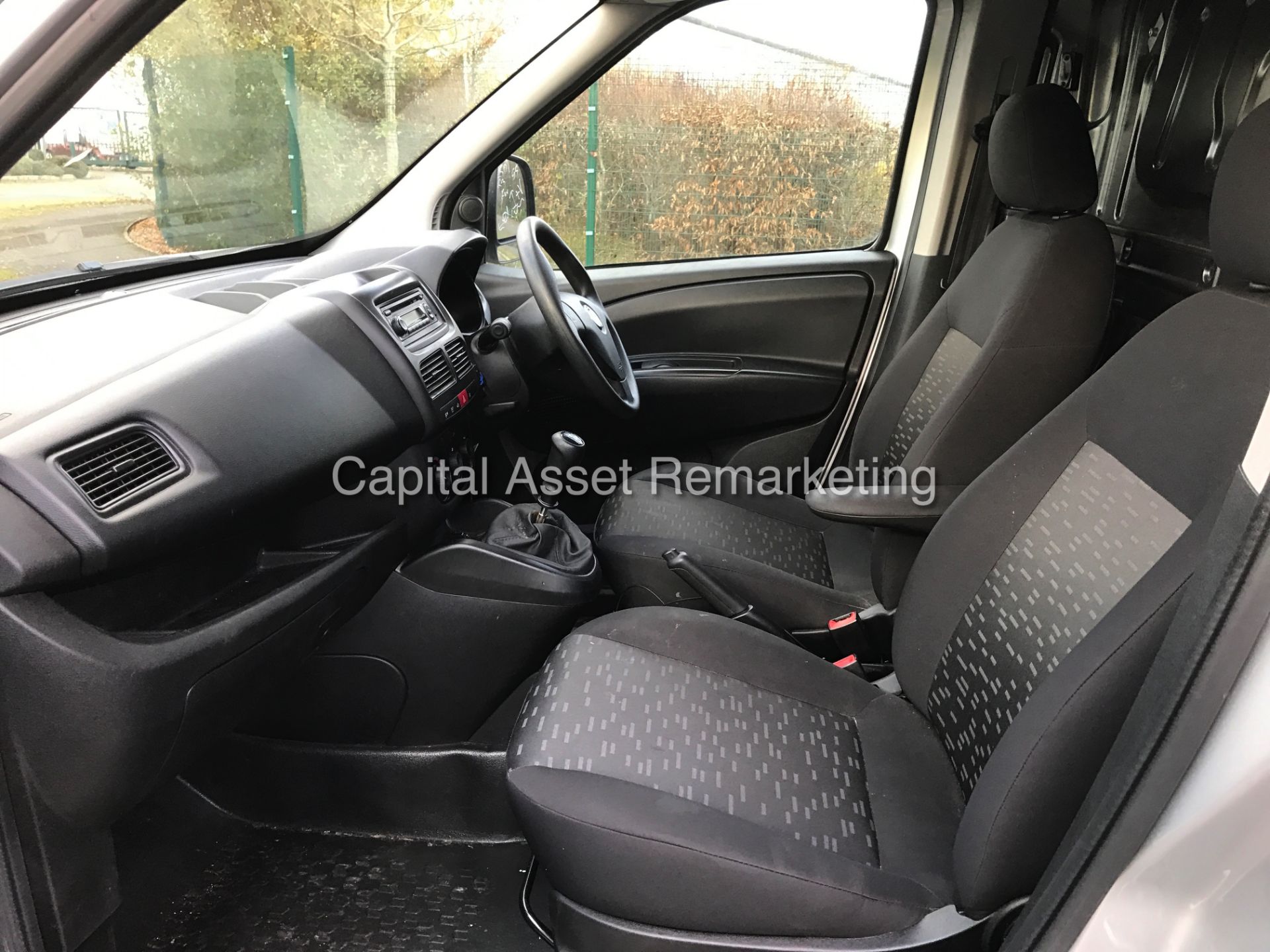 (ON SALE) VAUXHALL COMBO 1.3CDTI "ECO FLEX" MASSIVE SPEC (13 REG) 1 OWNER - ELECTRIC PACK - SILVER - Image 11 of 15