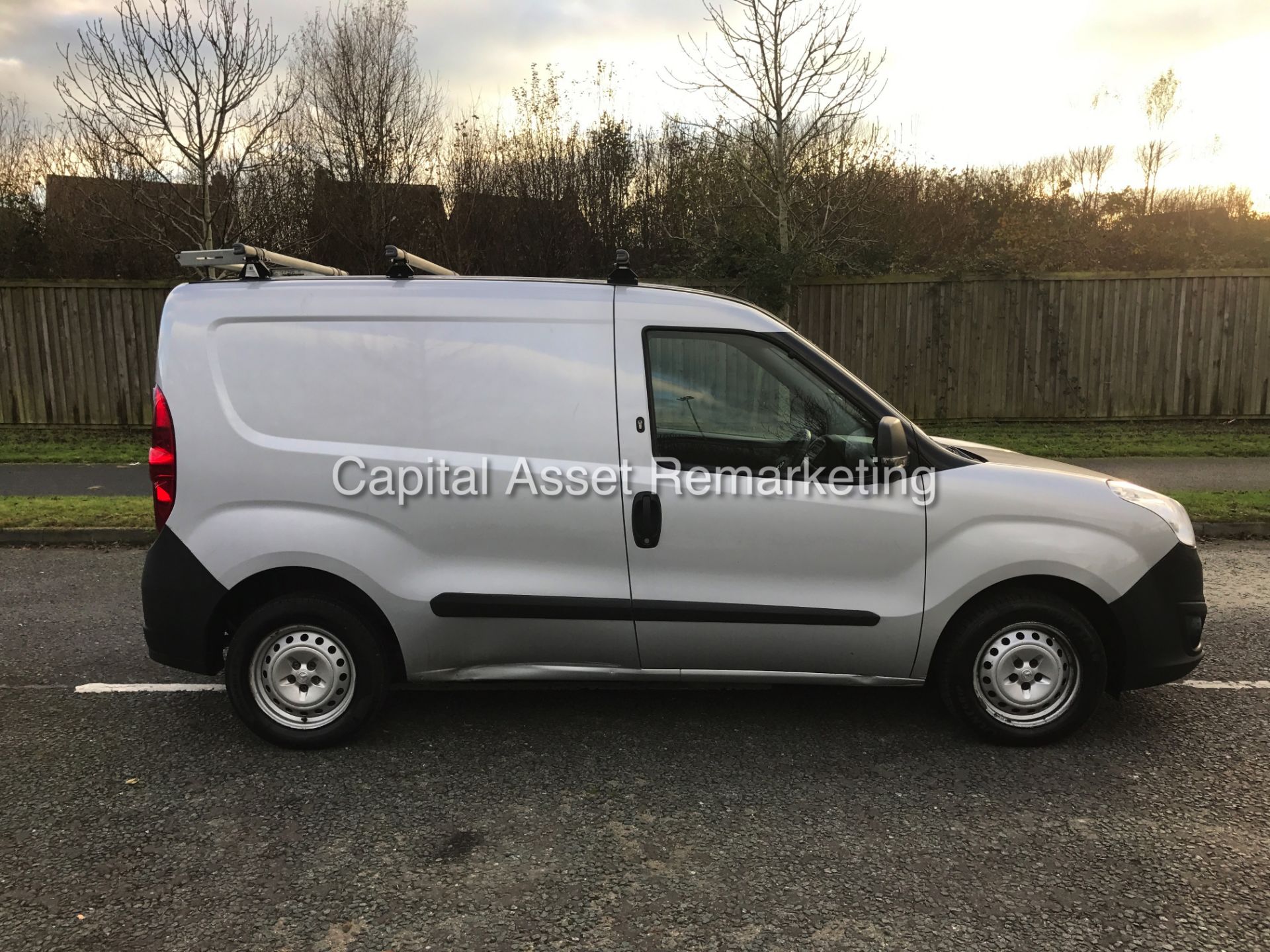 (ON SALE) VAUXHALL COMBO 1.3CDTI "ECO FLEX" MASSIVE SPEC (13 REG) 1 OWNER - ELECTRIC PACK - SILVER - Image 6 of 15