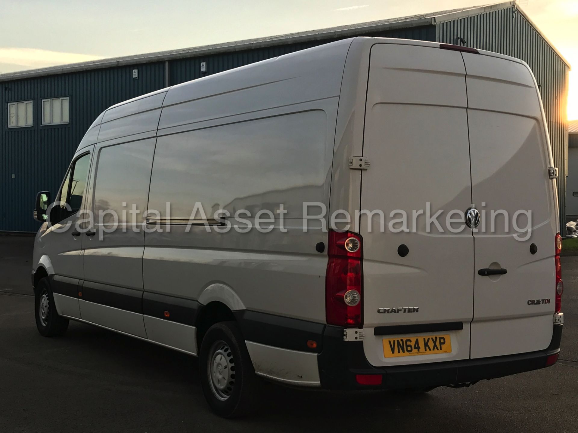 VOLKSWAGEN CRAFTER CR35 'LWB HI-ROOF' (2015 MODEL) '2.0 TDI - 163 PS - 6 SPEED' (1 COMPANY OWNER) - Image 6 of 23