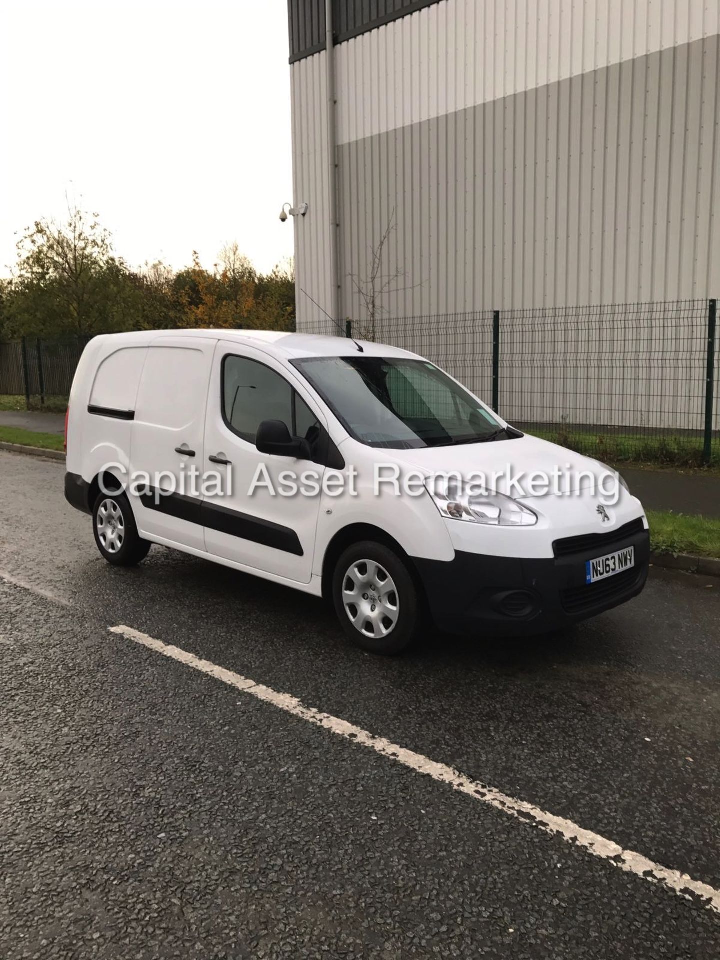 PEUGEOT PARTNER 1.6HDI LWB (2014 MODEL) 5 SEATER CREW VAN / DUAL LINER / KOMBI VAN - 1 OWNER - FSH - Image 3 of 11