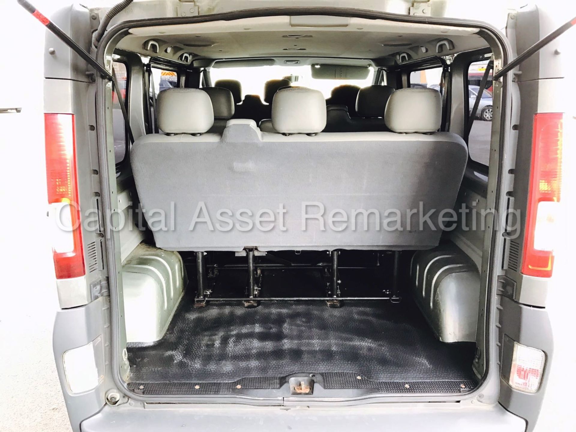 RENAULT TRAFIC SL29 '9 SEATER BUS' (2007) '1.9 DCI - 115 PS - 6 SPEED - A/C' (NO VAT - SAVE 20%) - Image 7 of 15