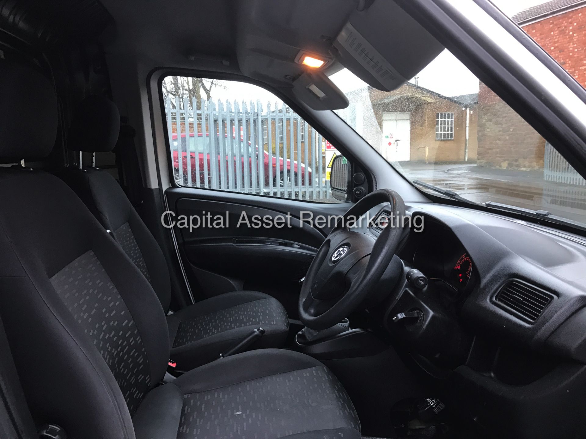 VAUXHALL COMBO 1.3CDTI "NEW SHAPE" (12 REG) 1 OWNER - ONLY 83K FROM NEW - ELEC PACK - SIDE DOOR !!! - Image 9 of 18