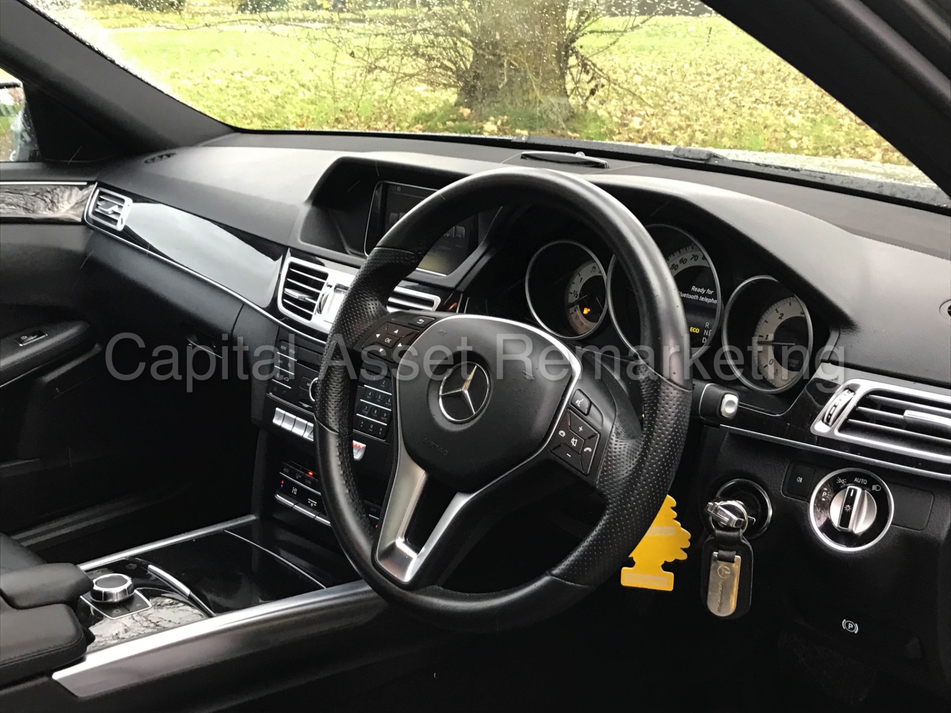 ON SALE MERCEDES-BENZ E220 CDI (2016 MODEL) 'SALOON - 7-G AUTO TIP-TRONIC - SAT NAV - LEATHER' * - Image 12 of 26