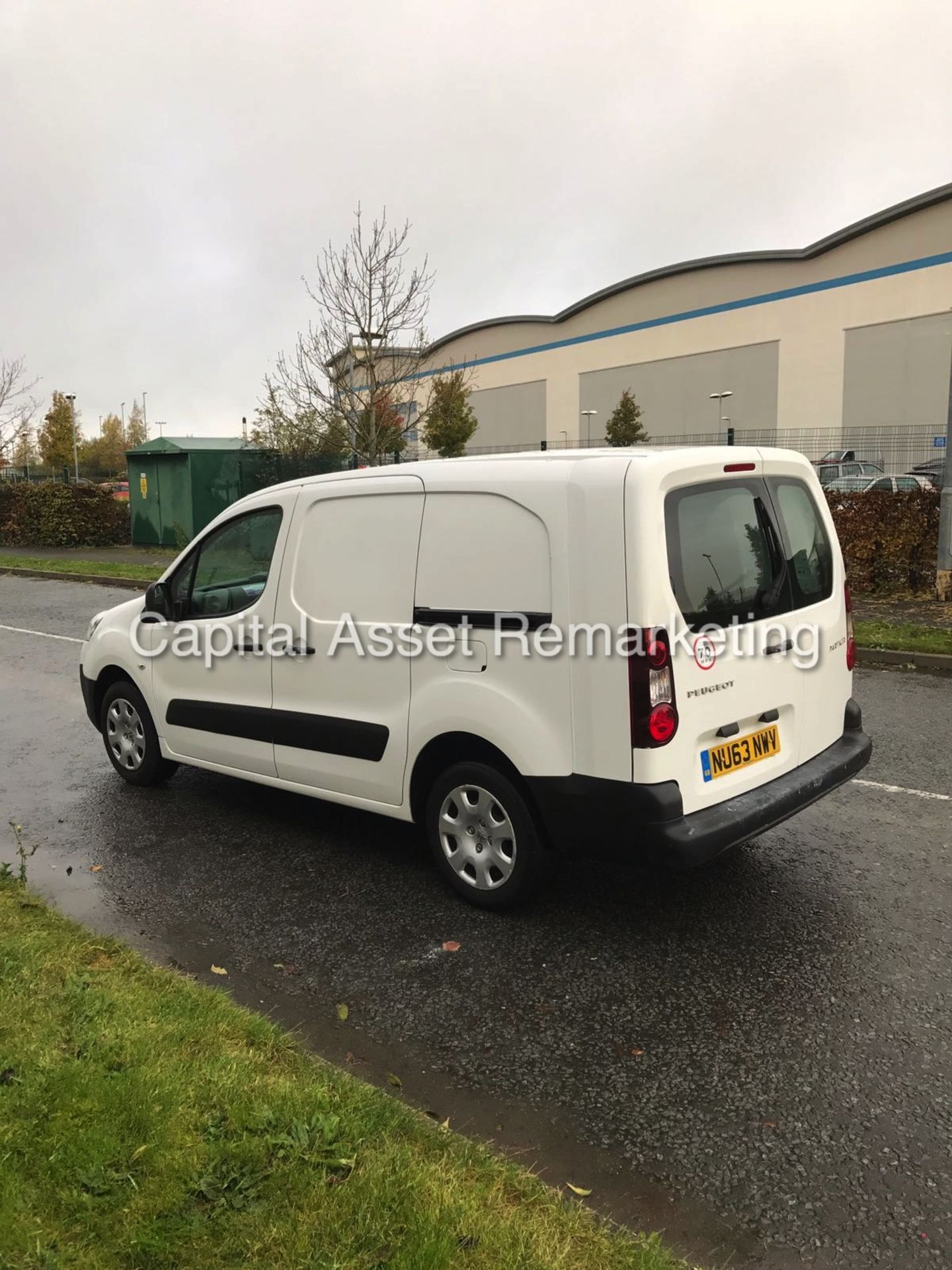 PEUGEOT PARTNER 1.6HDI LWB (2014 MODEL) 5 SEATER CREW VAN / DUAL LINER / KOMBI VAN - 1 OWNER - FSH - Image 4 of 11