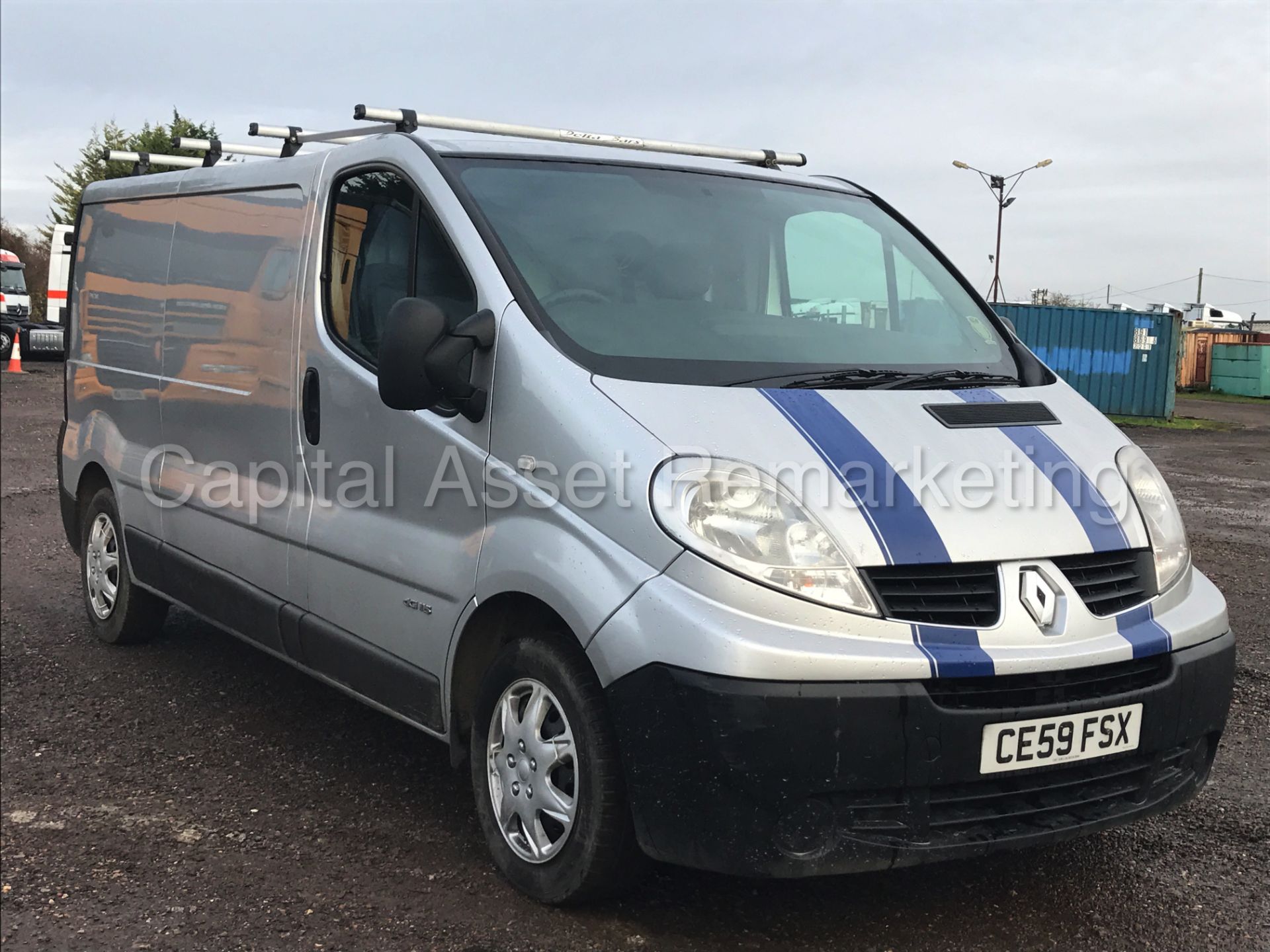 RENAULT TRAFIC LL29 DCI 115 (2010 MODEL) '2.0 DCI - 115 PS - 6 SPEED - LWB' **AIR CON** - Image 2 of 20
