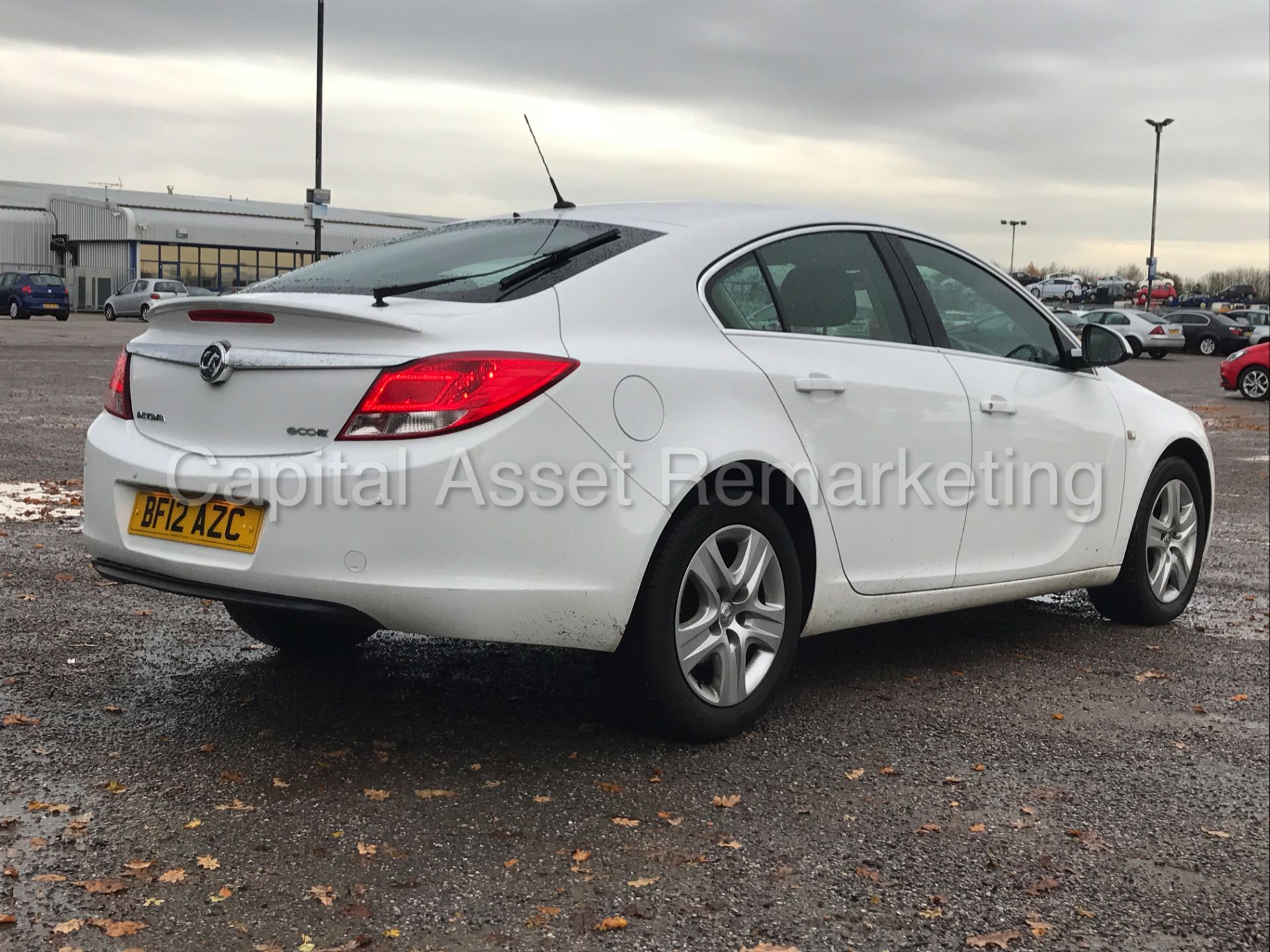 VAUXHALL INSIGNIA 'EXCLUSIVE' (2012) '2.0 CDTI - 6 SPEED - STOP/START - AIR CON' *1 FORMER KEEPER* - Image 8 of 26