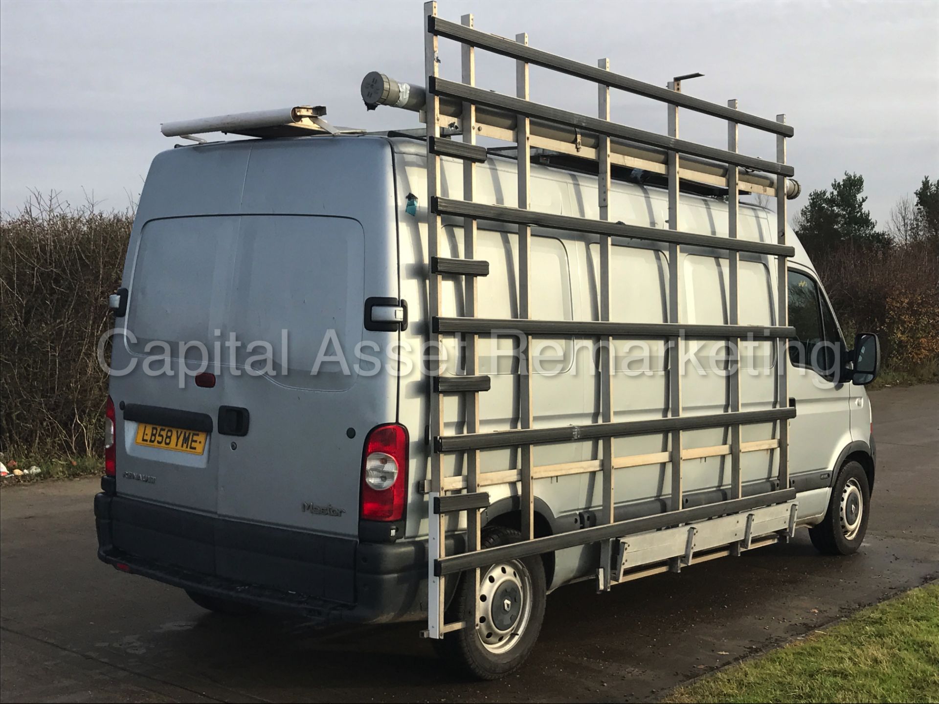 RENAULT MASTER 'LWB HI-ROOF' (2009 MODEL) '2.5 DCI - 120 PS - 6 SPEED - AIR CON' **FULL MOT** - Image 8 of 20