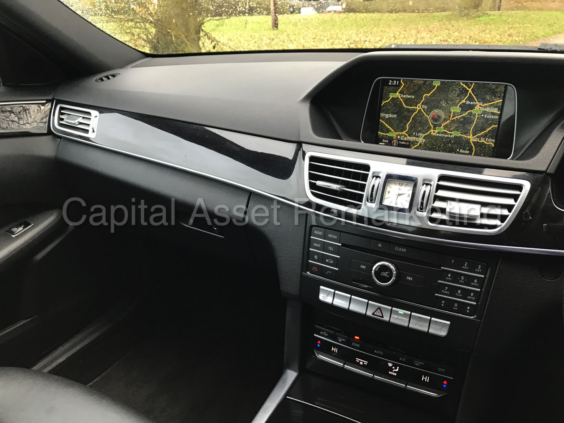 ON SALE MERCEDES-BENZ E220 CDI (2016 MODEL) 'SALOON - 7-G AUTO TIP-TRONIC - SAT NAV - LEATHER' * - Image 21 of 26