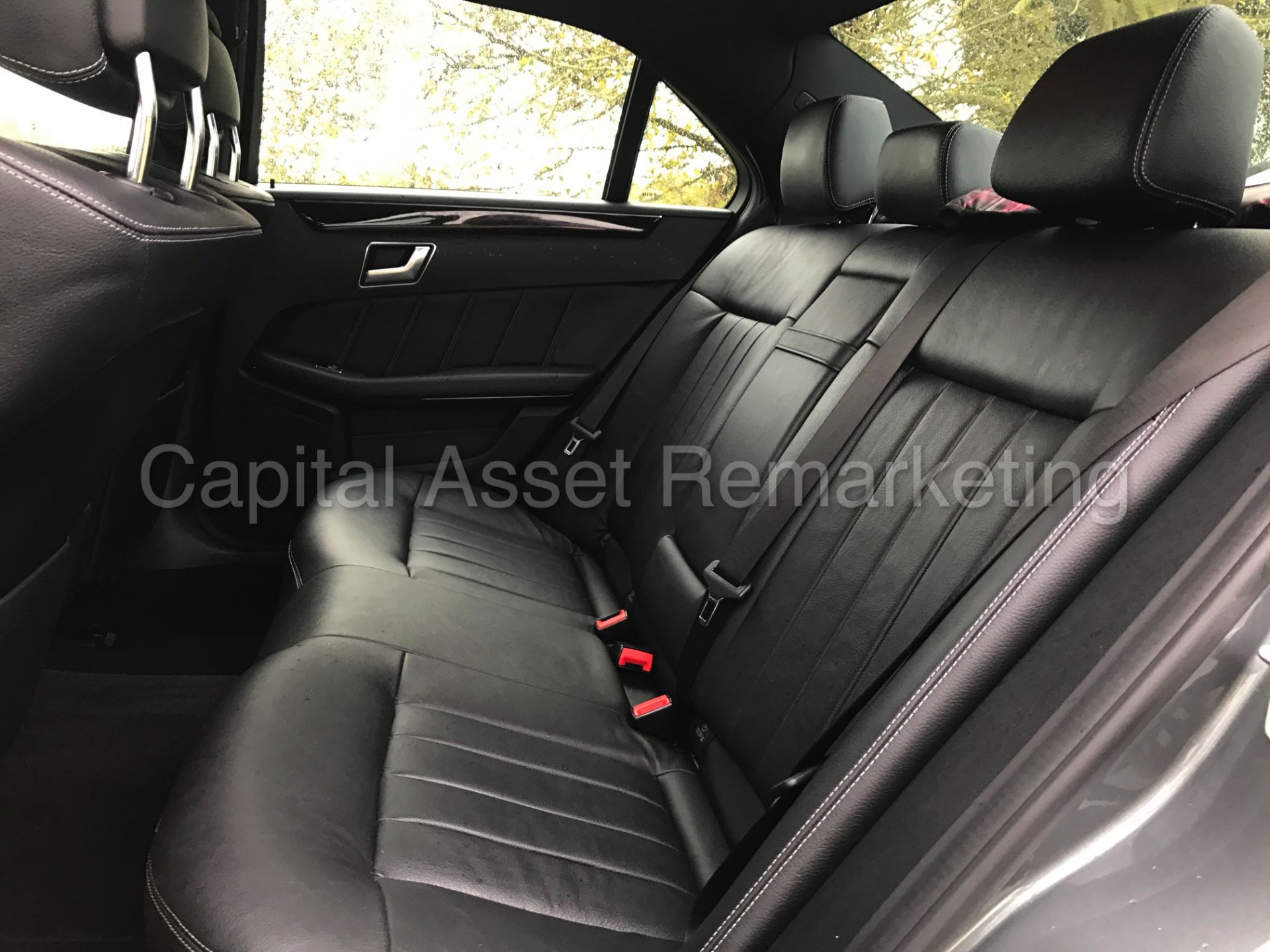 ON SALE MERCEDES-BENZ E220 CDI (2016 MODEL) 'SALOON - 7-G AUTO TIP-TRONIC - SAT NAV - LEATHER' * - Image 16 of 26