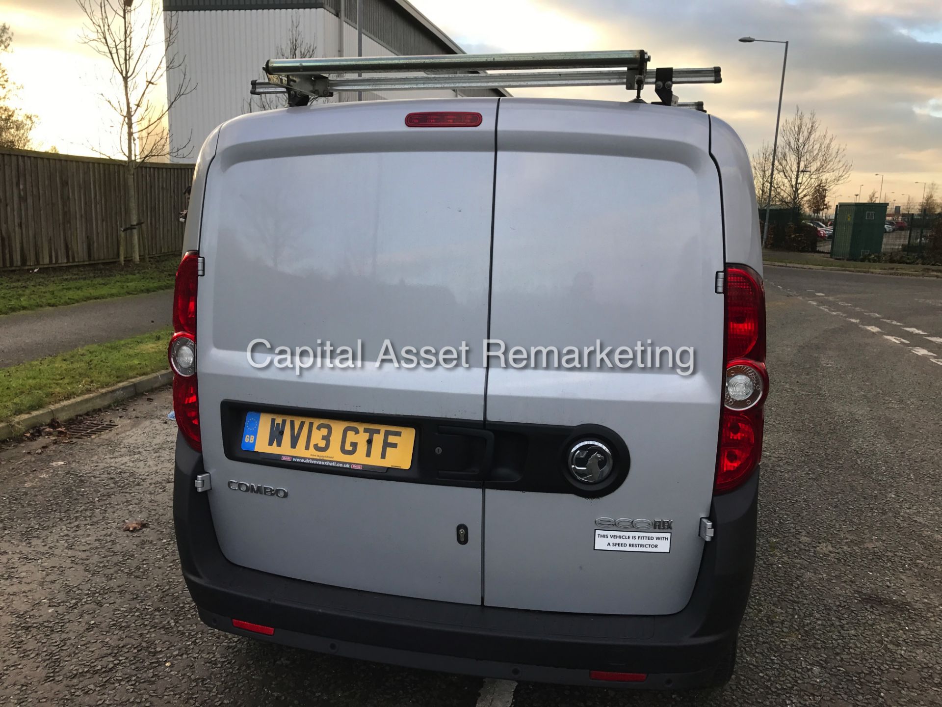 (ON SALE) VAUXHALL COMBO 1.3CDTI "ECO FLEX" MASSIVE SPEC (13 REG) 1 OWNER - ELECTRIC PACK - SILVER - Image 4 of 15