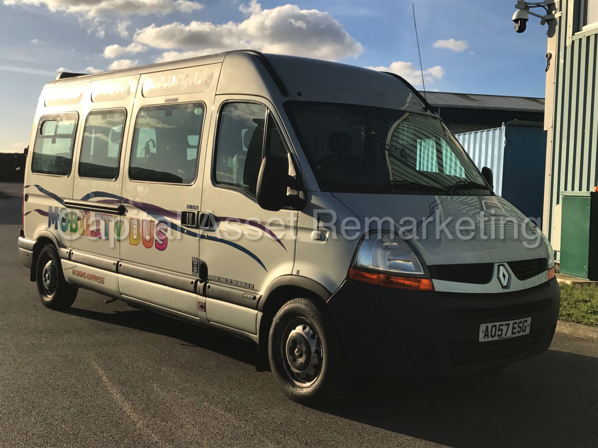 (On Sale) RENAULT MASTER '12 SEATER BUS' (2008 MODEL) 'AUTO - COACH INTERIOR - CHAIR LIFT' (NO VAT) - Image 2 of 29
