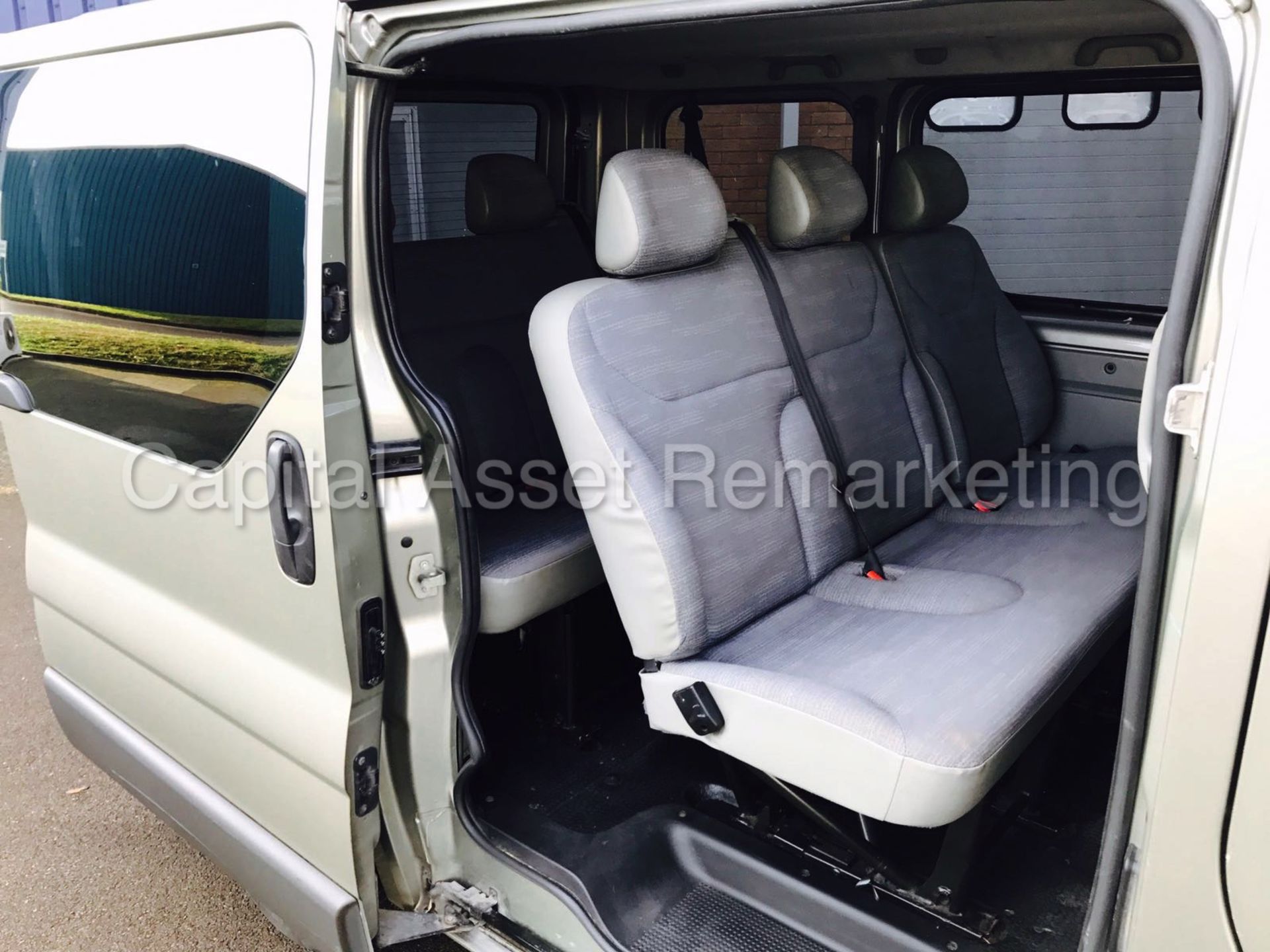 RENAULT TRAFIC SL29 '9 SEATER BUS' (2007) '1.9 DCI - 115 PS - 6 SPEED - A/C' (NO VAT - SAVE 20%) - Image 8 of 15