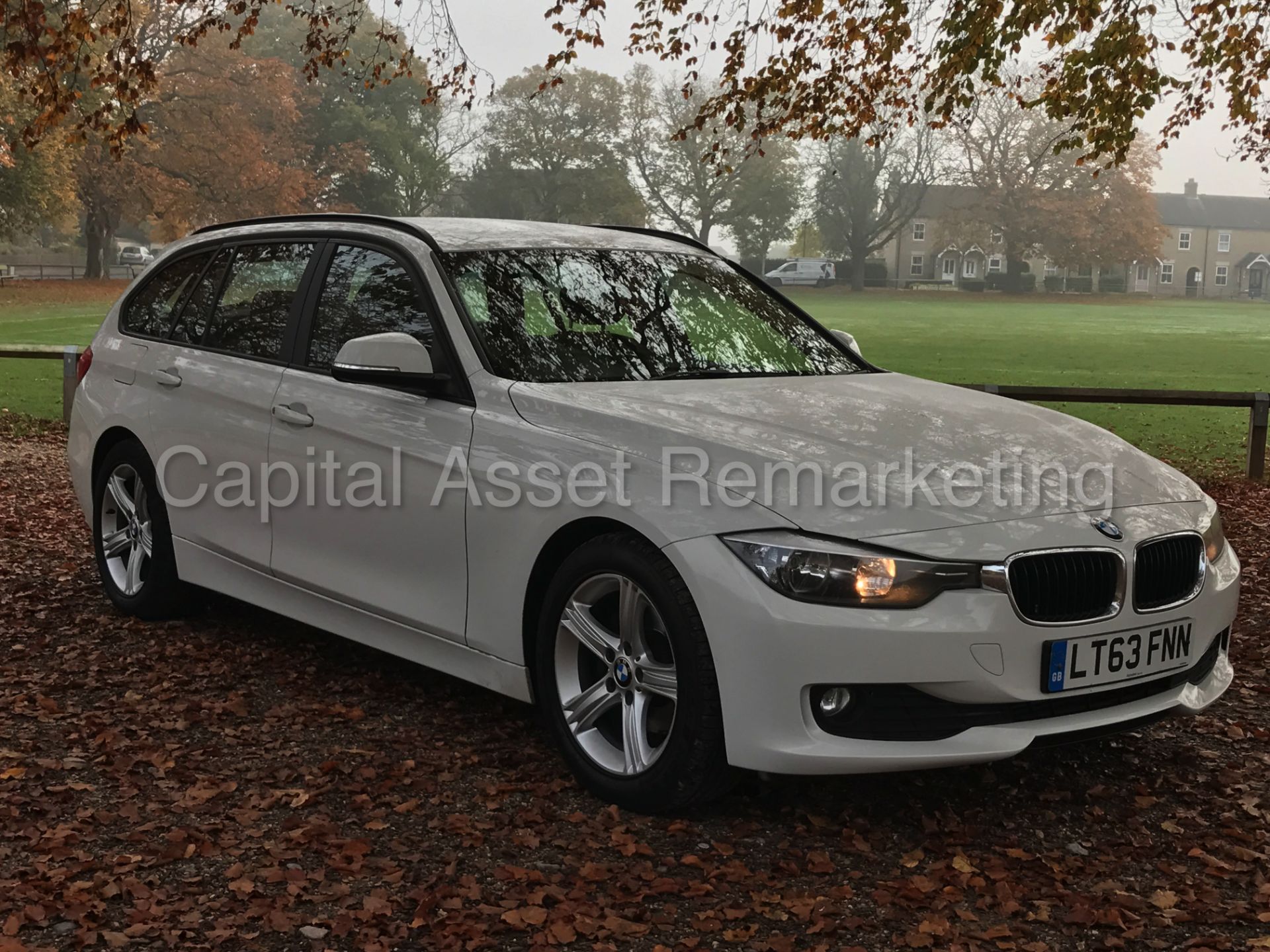 BMW 320d 'ESTATE / TOURING' (2014 MODEL) 8 SPEED AUTO - SAT NAV **FULLY LOADED** (1 OWNER FROM NEW) - Image 2 of 25