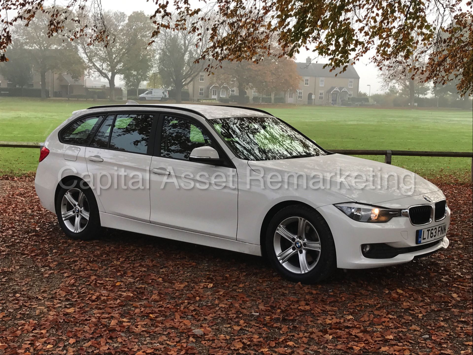 BMW 320d 'ESTATE / TOURING' (2014 MODEL) 8 SPEED AUTO - SAT NAV **FULLY LOADED** (1 OWNER FROM NEW) - Image 8 of 25