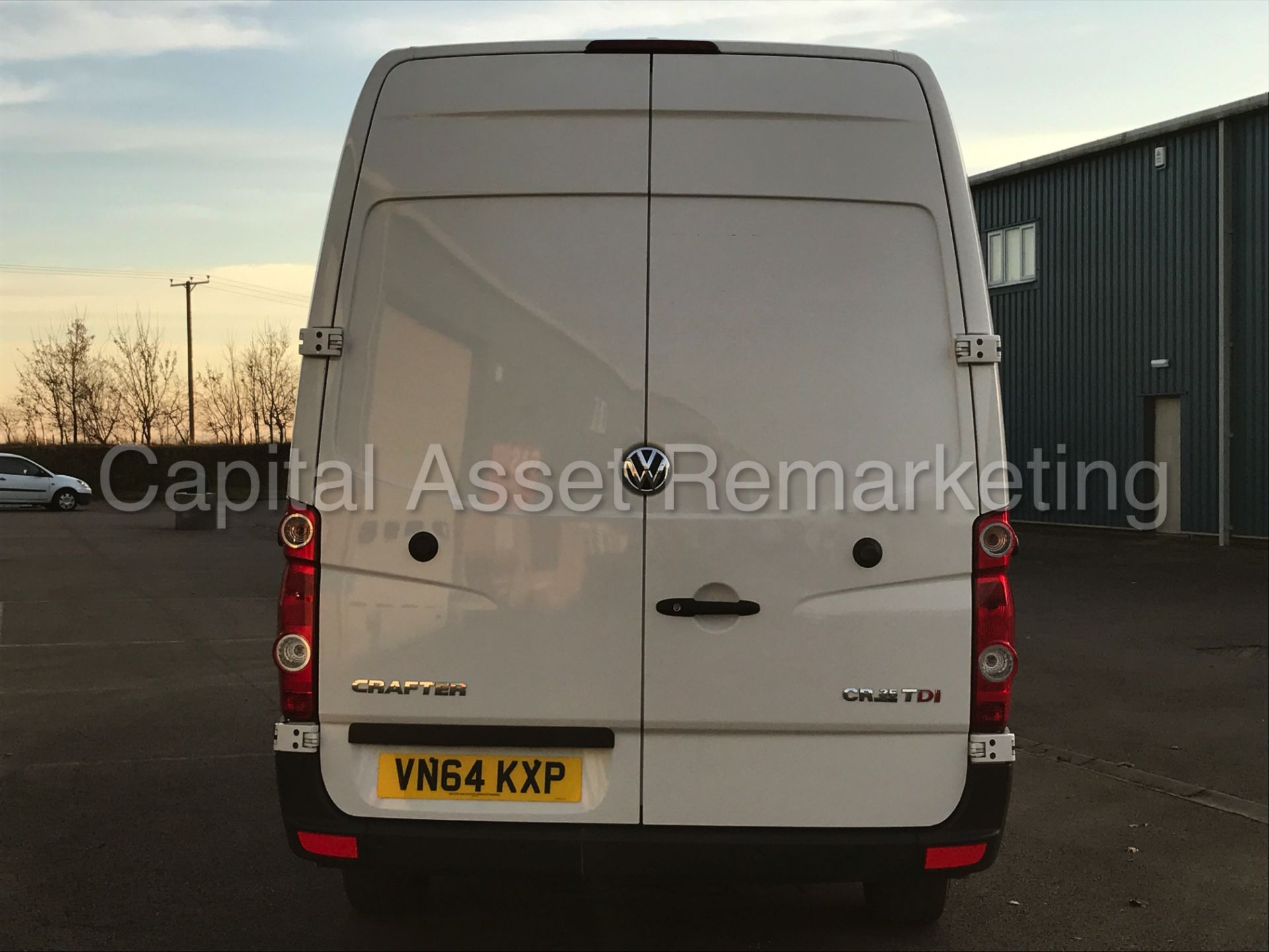 VOLKSWAGEN CRAFTER CR35 'LWB HI-ROOF' (2015 MODEL) '2.0 TDI - 163 PS - 6 SPEED' (1 COMPANY OWNER) - Image 7 of 23