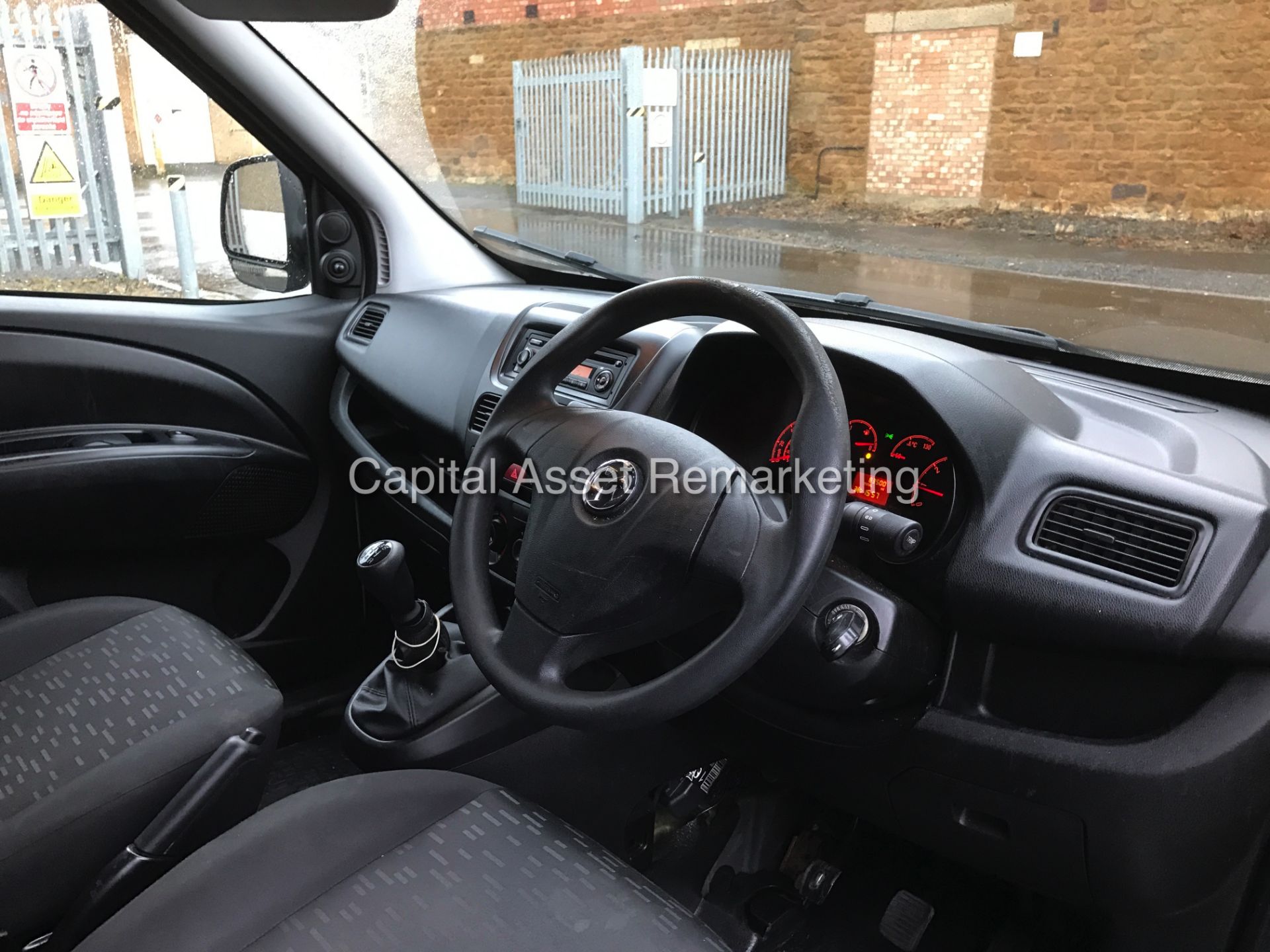 VAUXHALL COMBO 1.3CDTI "NEW SHAPE" (12 REG) 1 OWNER - ONLY 83K FROM NEW - ELEC PACK - SIDE DOOR !!! - Image 10 of 18