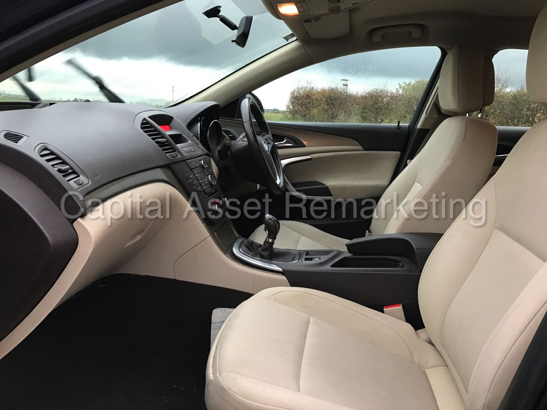 VAUXHALL INSIGNIA 'EXCLUSIVE' 5 DOOR - ESTATE (2010 MODEL) '2.0 CDTI - 160 PS - 6 SPEED' (NO VAT) - Image 24 of 26