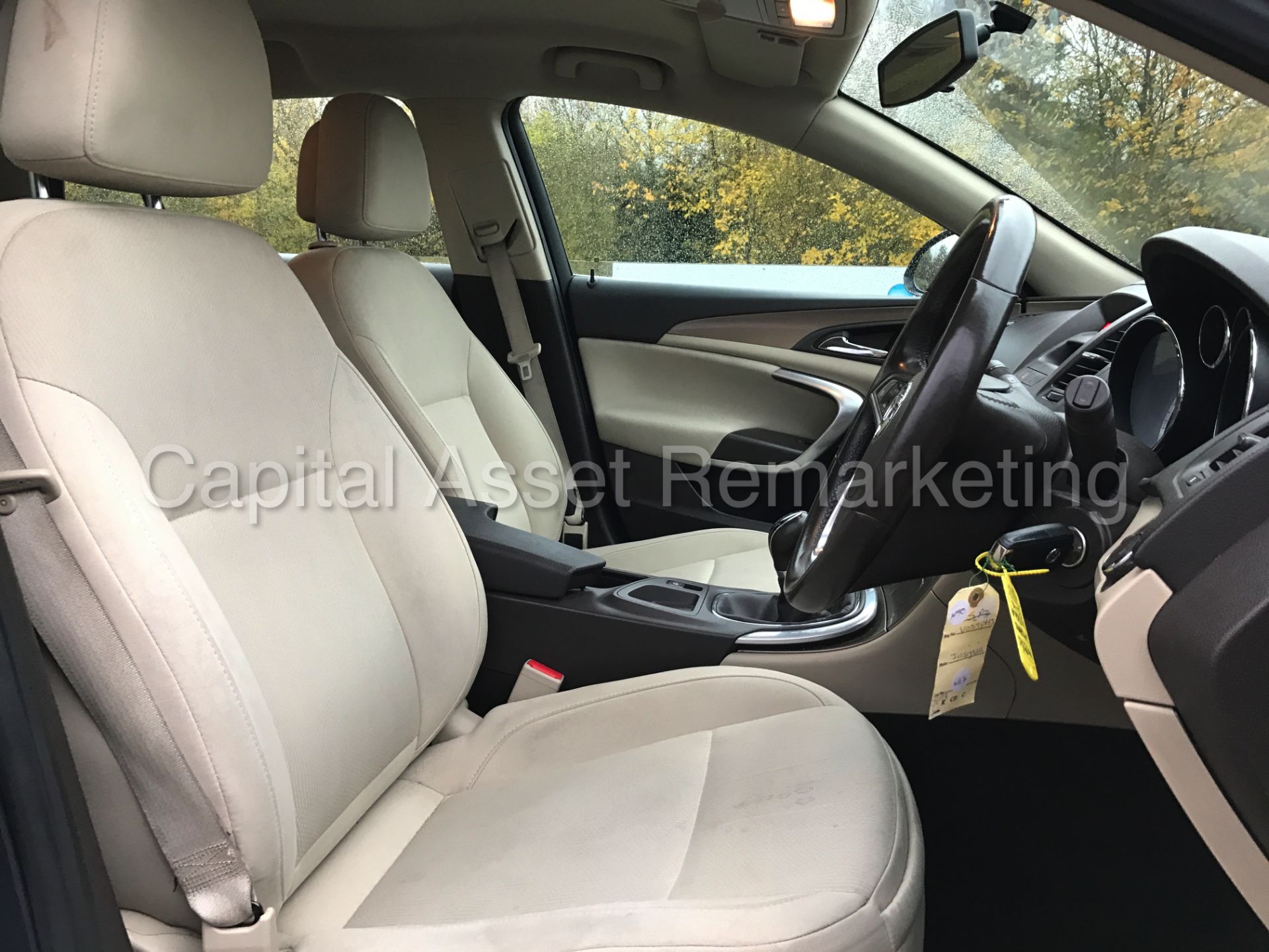 VAUXHALL INSIGNIA 'EXCLUSIVE' 5 DOOR - ESTATE (2010 MODEL) '2.0 CDTI - 160 PS - 6 SPEED' (NO VAT) - Image 15 of 26