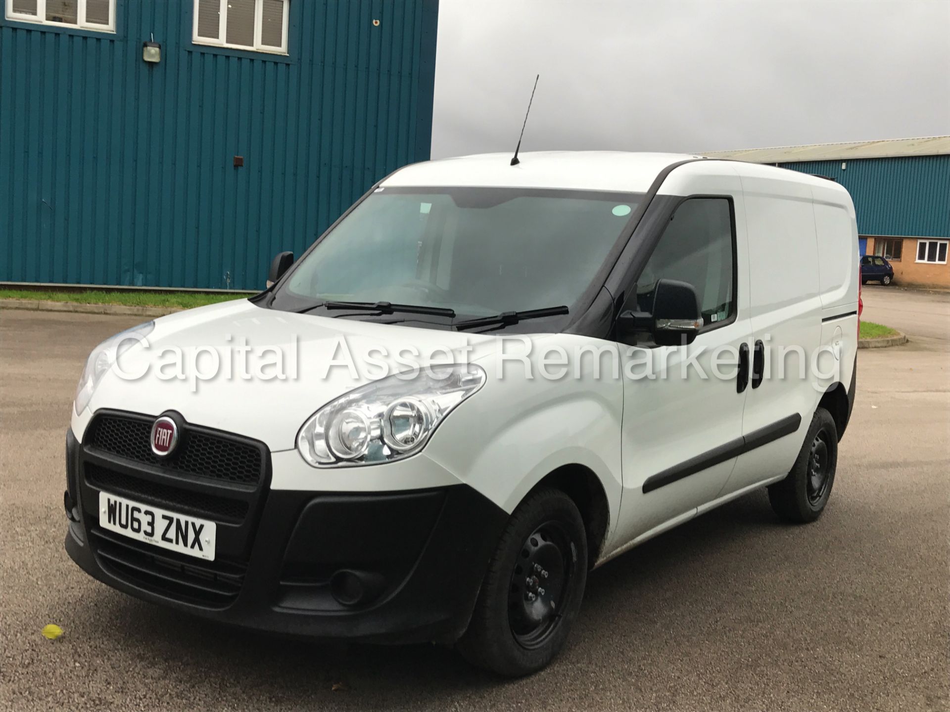 FIAT DOBLO 16V SWB (2014 MODEL) '1.3 MULTI-JET - DIESEL - 5 SPEED' (1 COMPANY OWNER) **LOW MILES** - Image 4 of 20