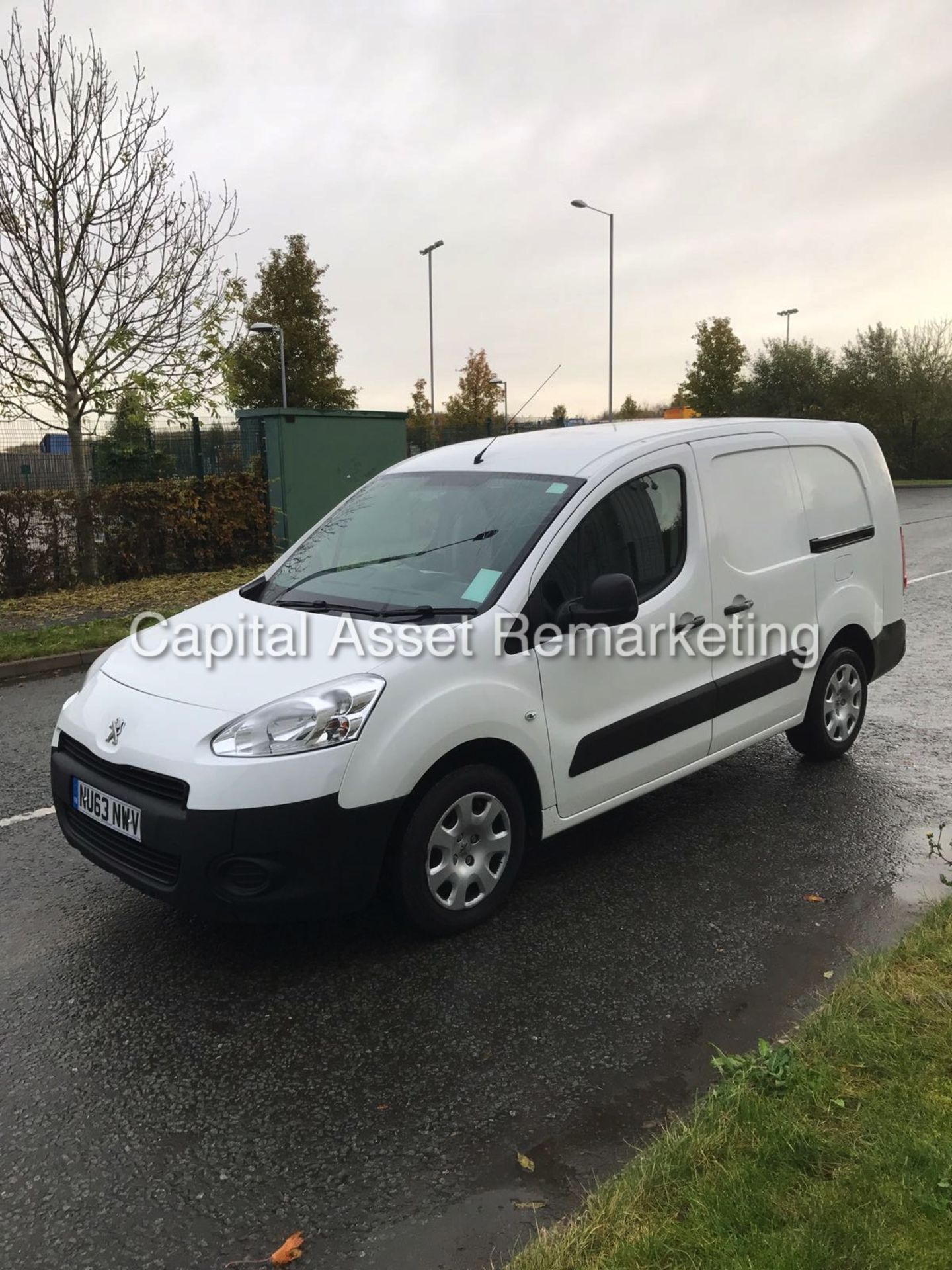 PEUGEOT PARTNER 1.6HDI LWB (2014 MODEL) 5 SEATER CREW VAN / DUAL LINER / KOMBI VAN - 1 OWNER - FSH