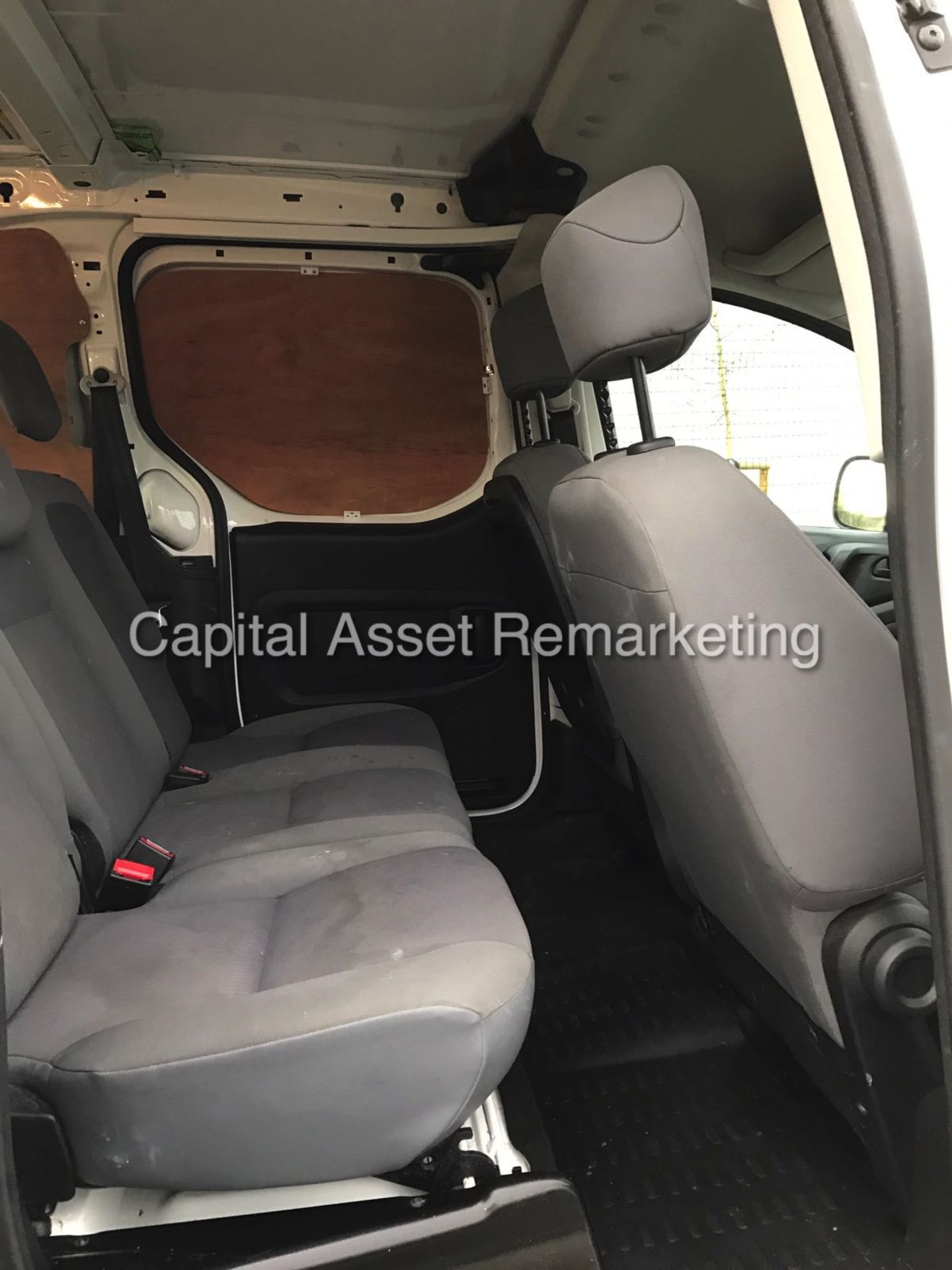 PEUGEOT PARTNER 1.6HDI LWB (2014 MODEL) 5 SEATER CREW VAN / DUAL LINER / KOMBI VAN - 1 OWNER - FSH - Image 8 of 11