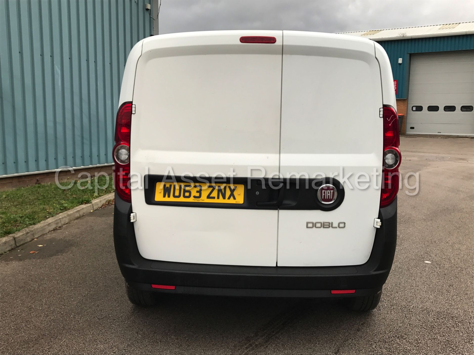 FIAT DOBLO 16V SWB (2014 MODEL) '1.3 MULTI-JET - DIESEL - 5 SPEED' (1 COMPANY OWNER) **LOW MILES** - Image 7 of 20