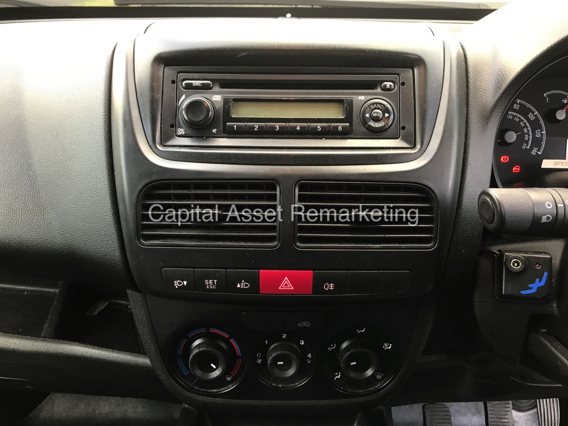 (ON SALE) VAUXHALL COMBO 1.3CDTI "ECO FLEX" MASSIVE SPEC (13 REG) 1 OWNER - ELECTRIC PACK - SILVER - Image 10 of 15