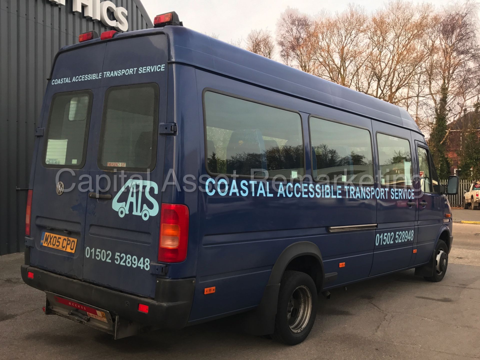 VW LT46 TDI 'LWB HI-ROOF' (2005) *16 SEATER BUS* 'COACH INTERIOR - TWIN SIDE DOORS' VERY LOW MILES - Image 8 of 24