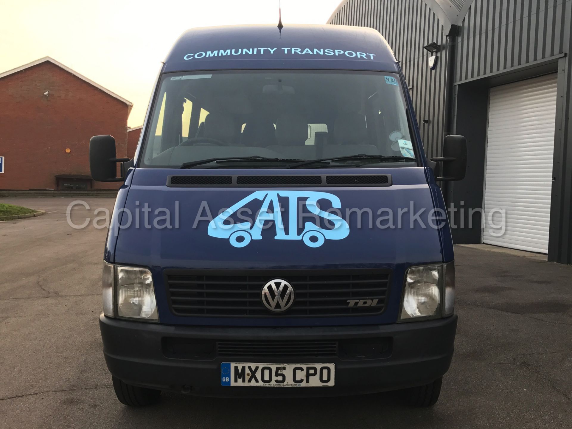 VW LT46 TDI 'LWB HI-ROOF' (2005) *16 SEATER BUS* 'COACH INTERIOR - TWIN SIDE DOORS' VERY LOW MILES - Image 3 of 24