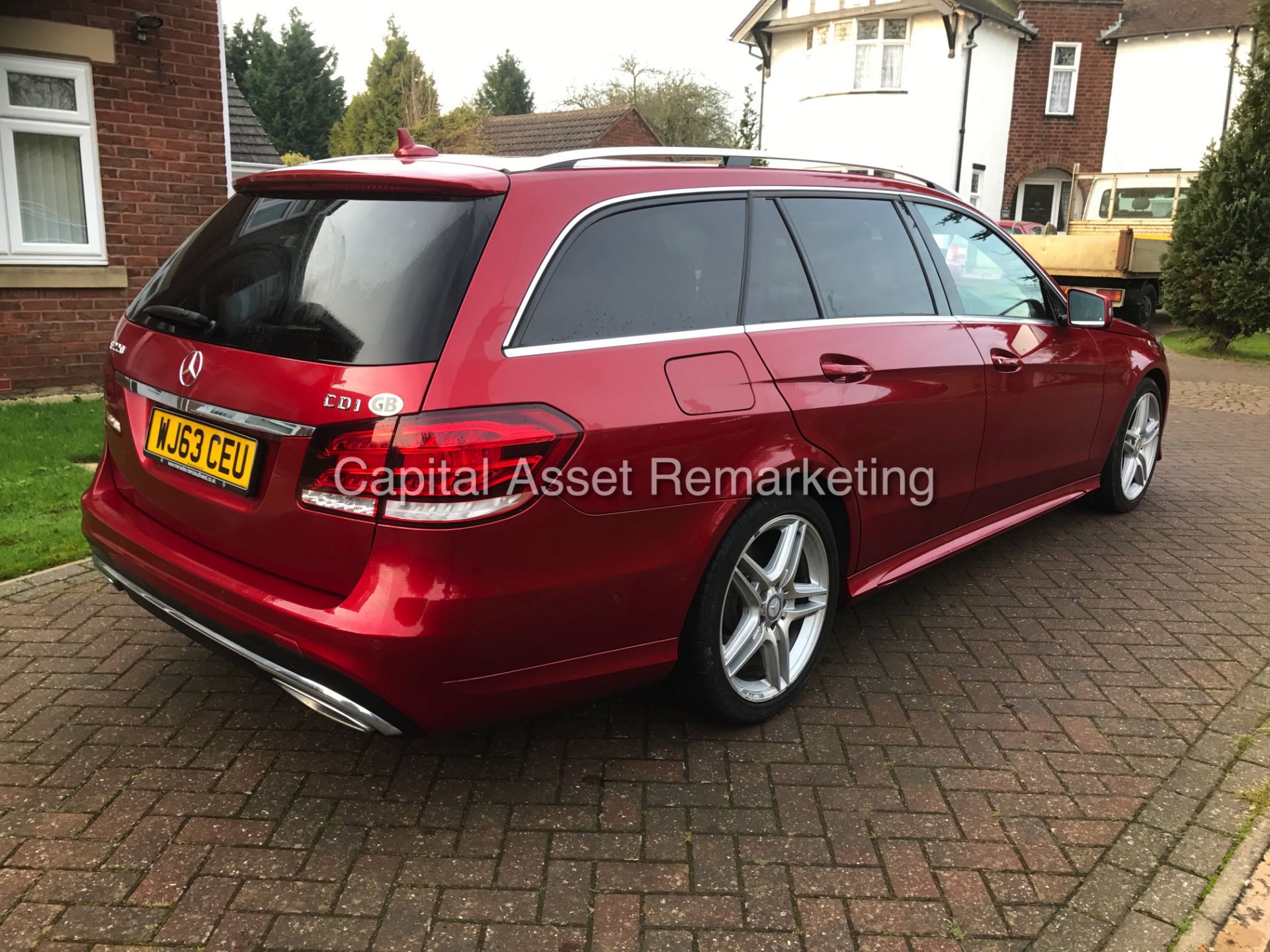 (On sale) MERCEDES E220CDI AMG SPORT ESTATE (2014) MODEL NEW SHAPE -MASSIVE SPEC -1 OWNER -SAT NAV - Image 7 of 19