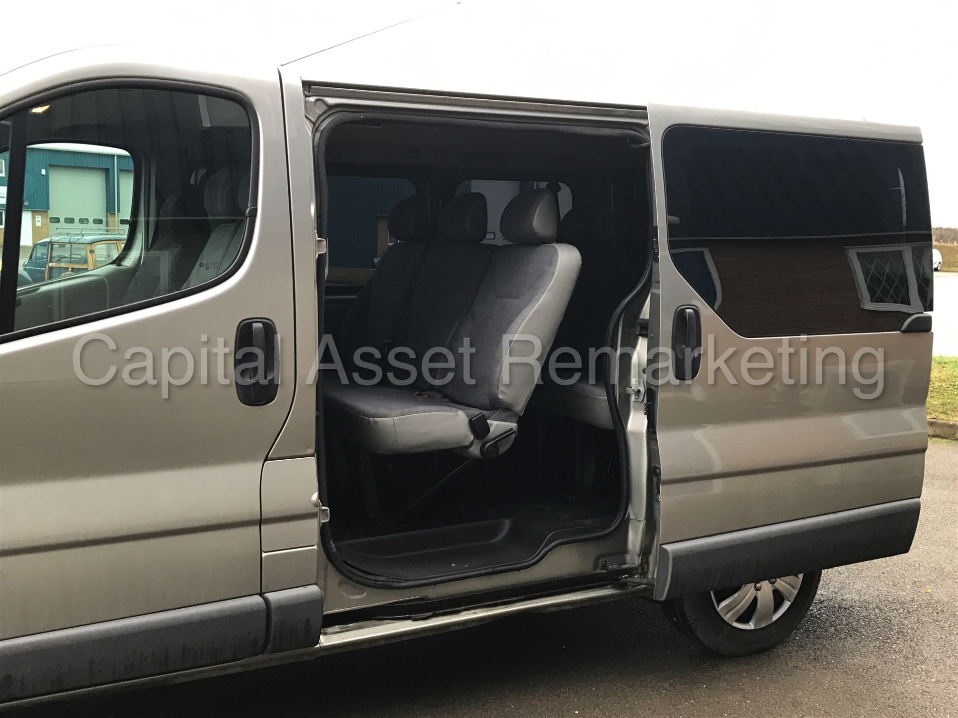 RENAULT TRAFIC SL29 '9 SEATER BUS' (2007) '1.9 DCI - 115 PS - 6 SPEED - A/C' (NO VAT - SAVE 20%) - Image 16 of 26