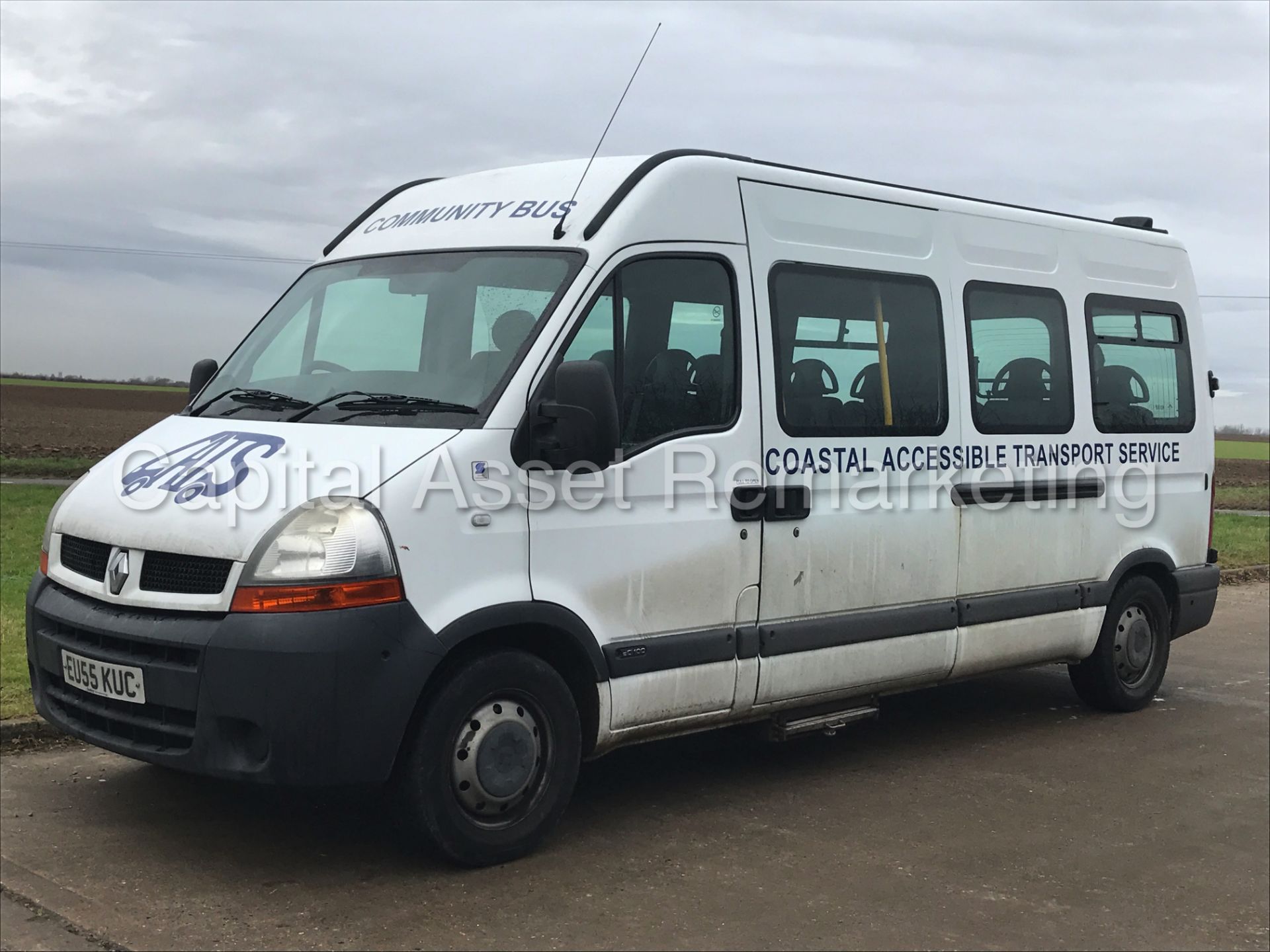 RENAULT MASTER '12 SEATER BUS' (2006 MODEL) '2.5Dci - 6 SPEED - FULLY ACCESSIBLE - WHEEL CHAIR LIFT'