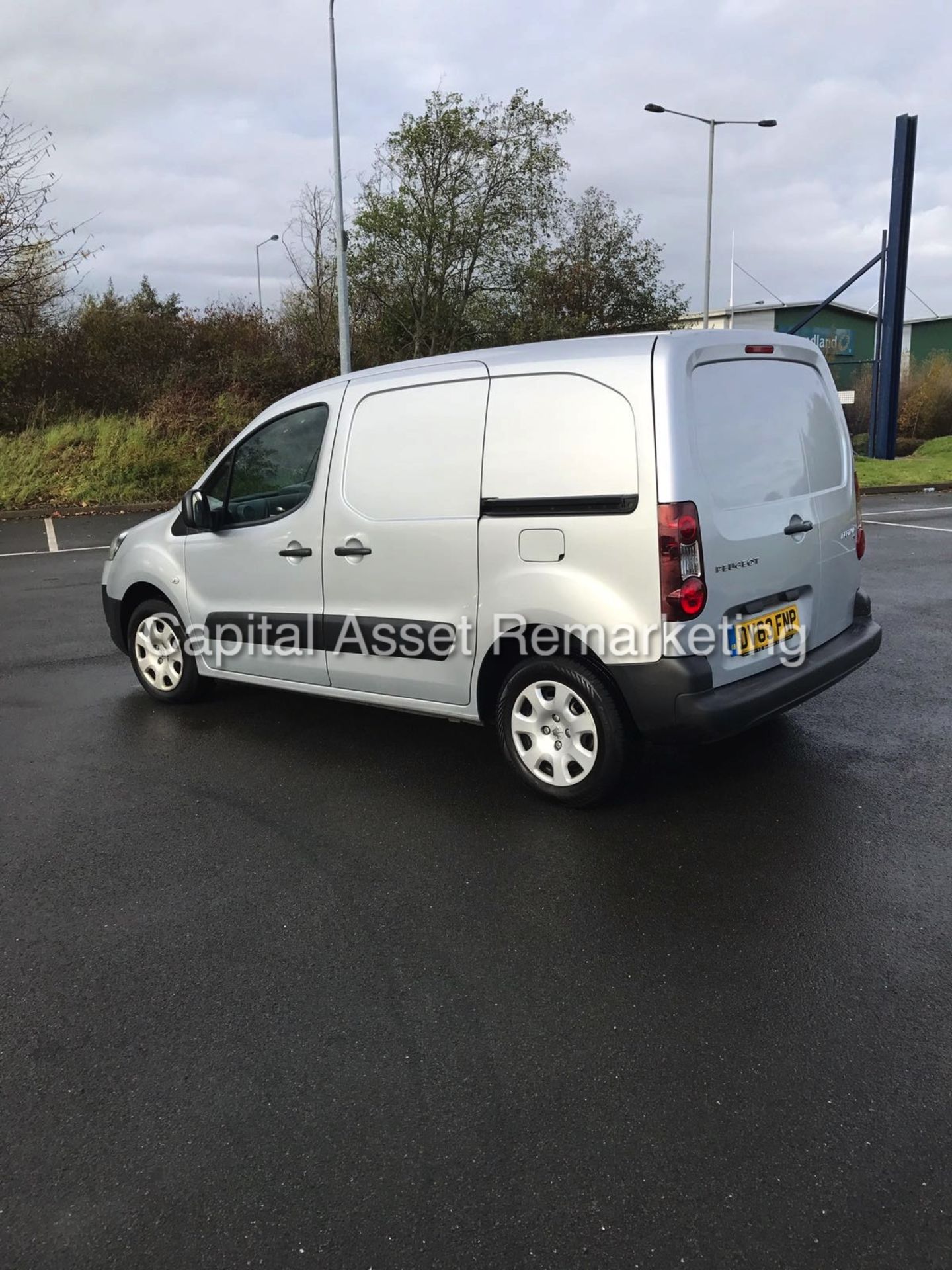 PEUGEOT PARTNER 1.6HDI "PROFESSIONAL" STOP/START - AIR CON - MASSIVE SPEC - SILVER - (2014) MODEL!!! - Image 5 of 12