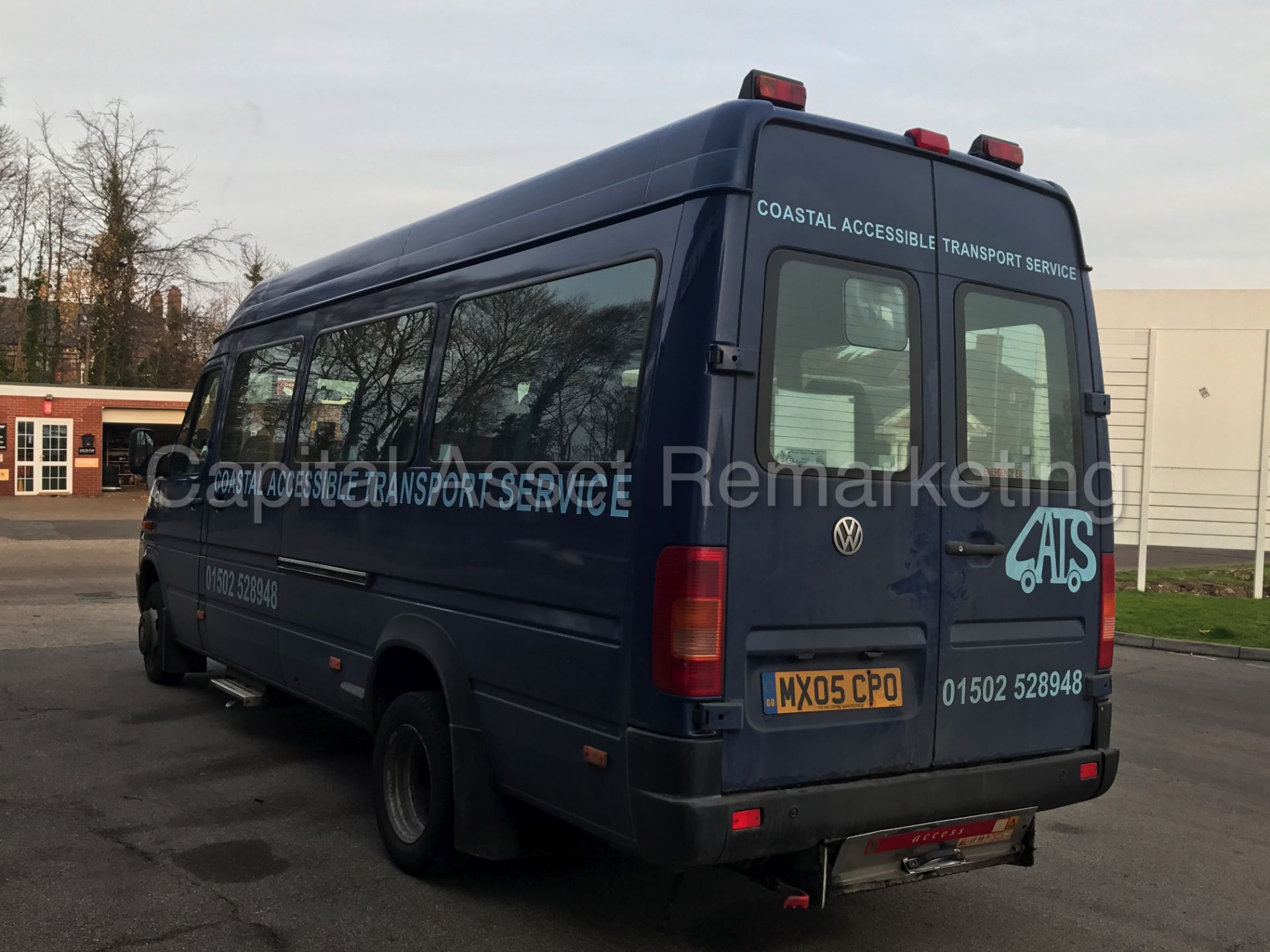 VW LT46 TDI 'LWB HI-ROOF' (2005) *16 SEATER BUS* 'COACH INTERIOR - TWIN SIDE DOORS' VERY LOW MILES - Image 6 of 24