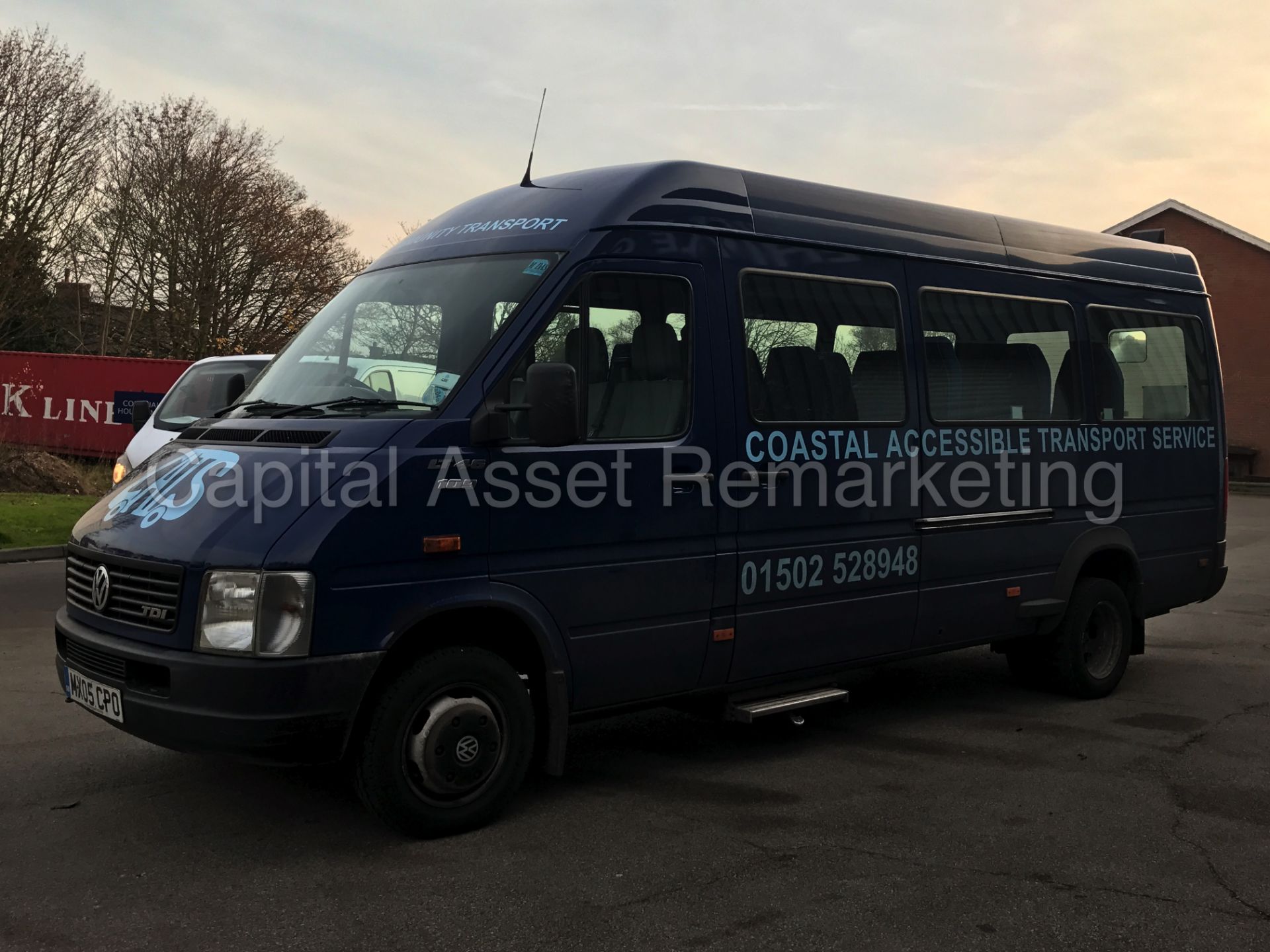 VW LT46 TDI 'LWB HI-ROOF' (2005) *16 SEATER BUS* 'COACH INTERIOR - TWIN SIDE DOORS' VERY LOW MILES - Image 5 of 24