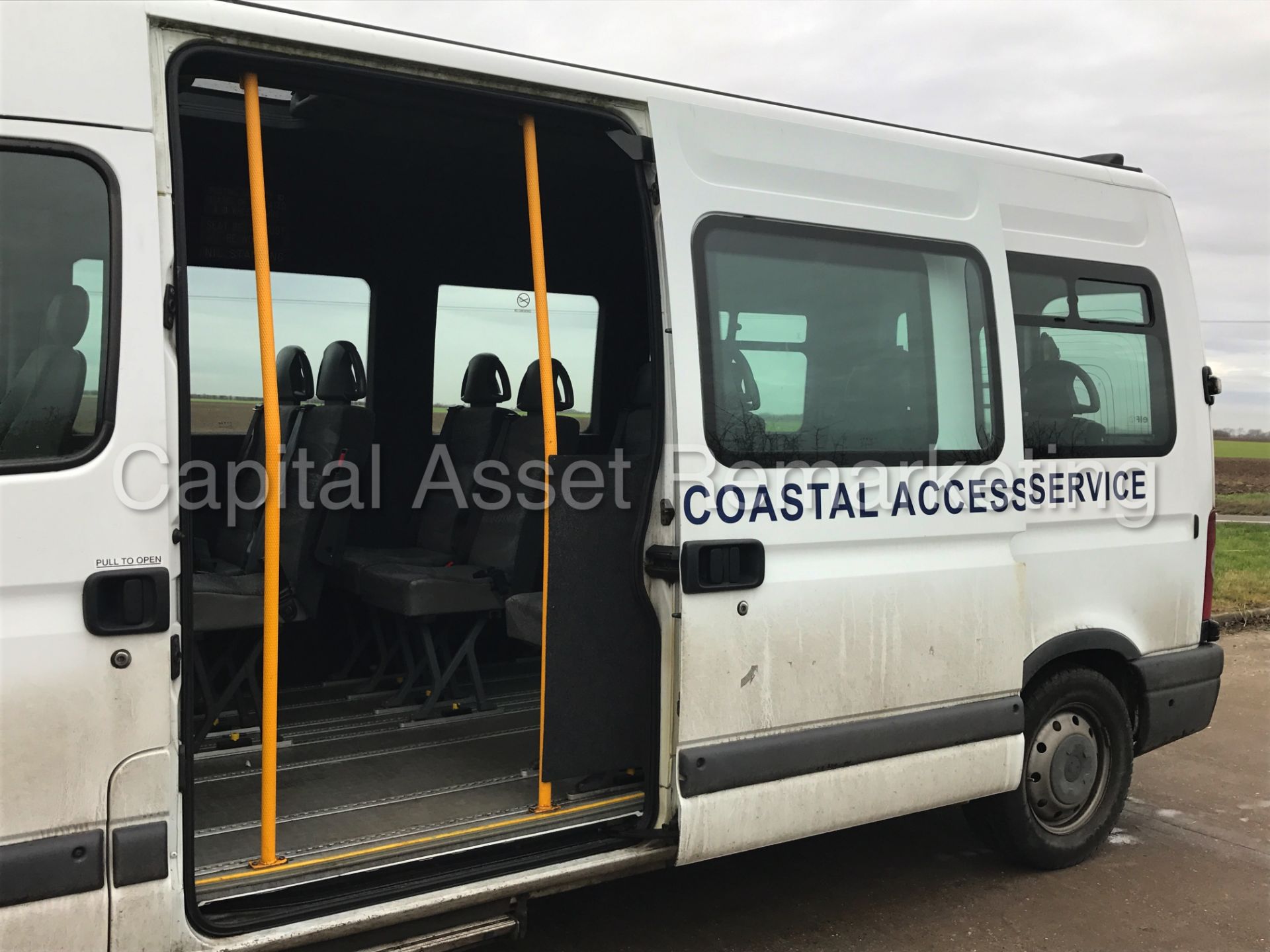 RENAULT MASTER '12 SEATER BUS' (2006 MODEL) '2.5Dci - 6 SPEED - FULLY ACCESSIBLE - WHEEL CHAIR LIFT' - Image 16 of 22