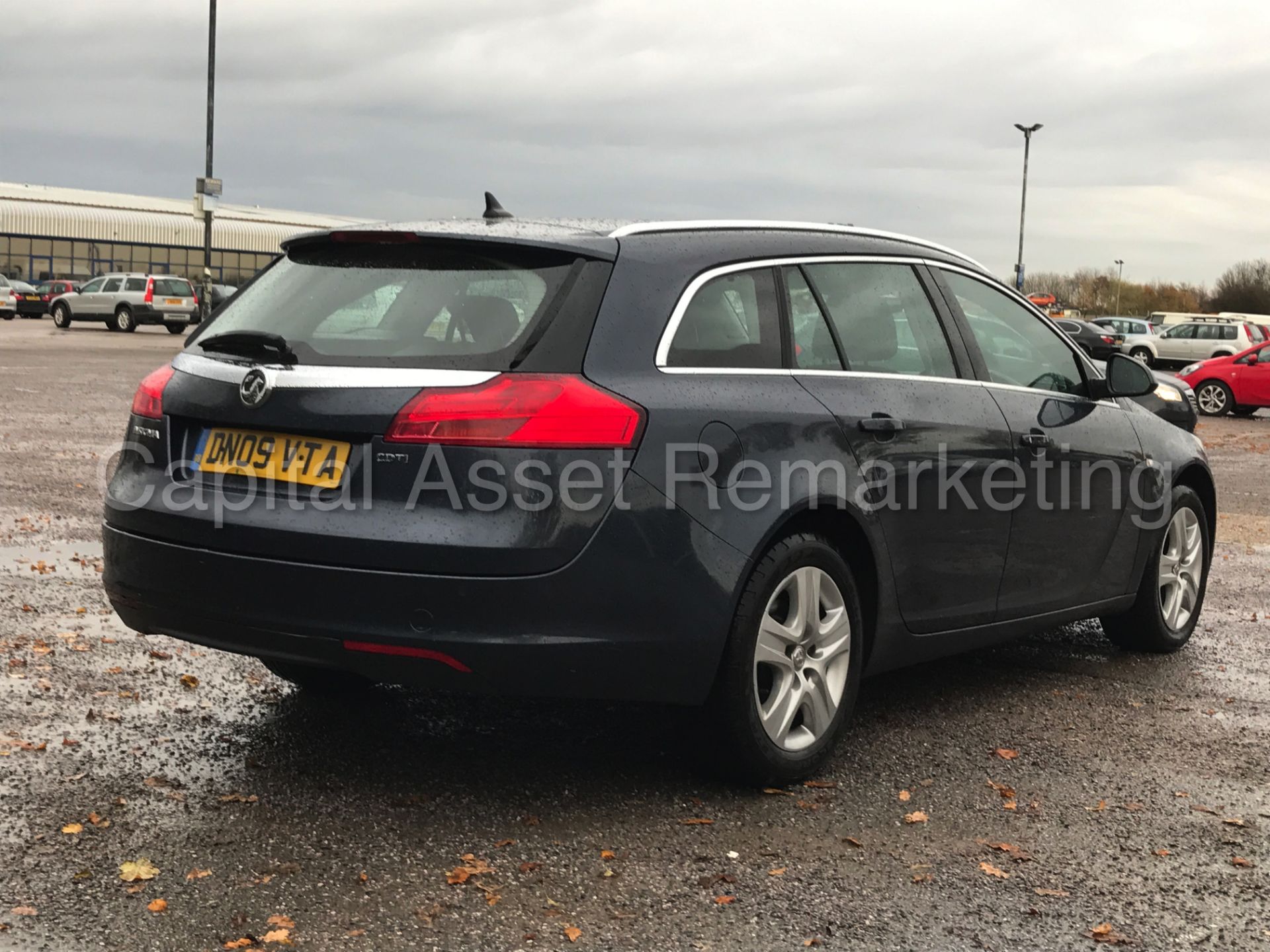 VAUXHALL INSIGNIA 'EXCLUSIVE NAV' ESTATE (2009) '2.0 CDTI - 6 SPEED - SAT NAV' (STAMPED SERVICE) - Image 5 of 25