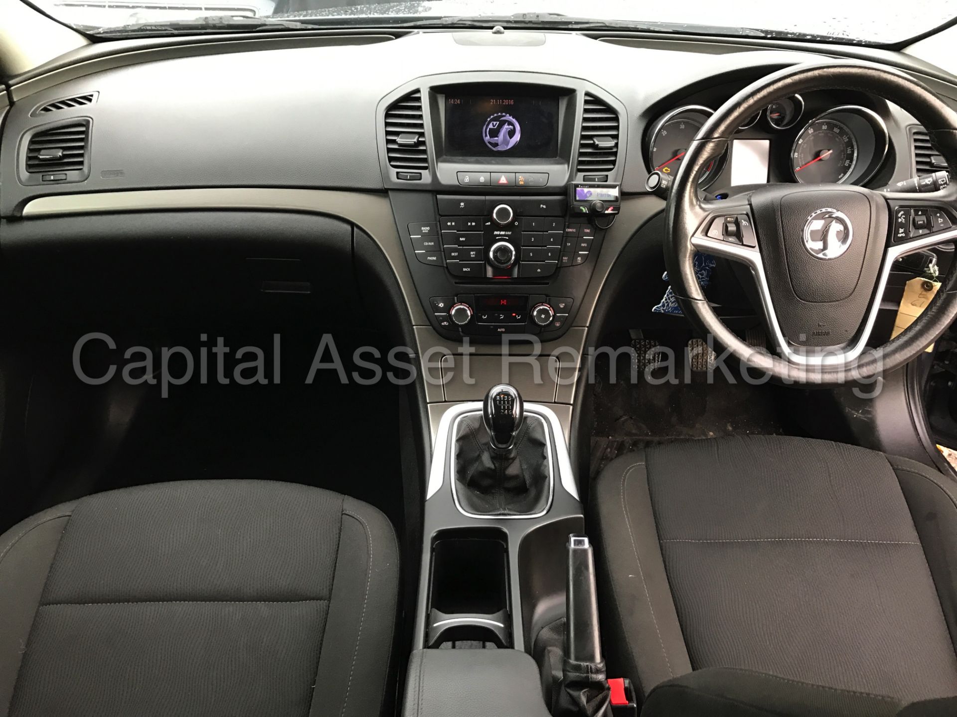 VAUXHALL INSIGNIA 'EXCLUSIVE NAV' ESTATE (2009) '2.0 CDTI - 6 SPEED - SAT NAV' (STAMPED SERVICE) - Image 19 of 25